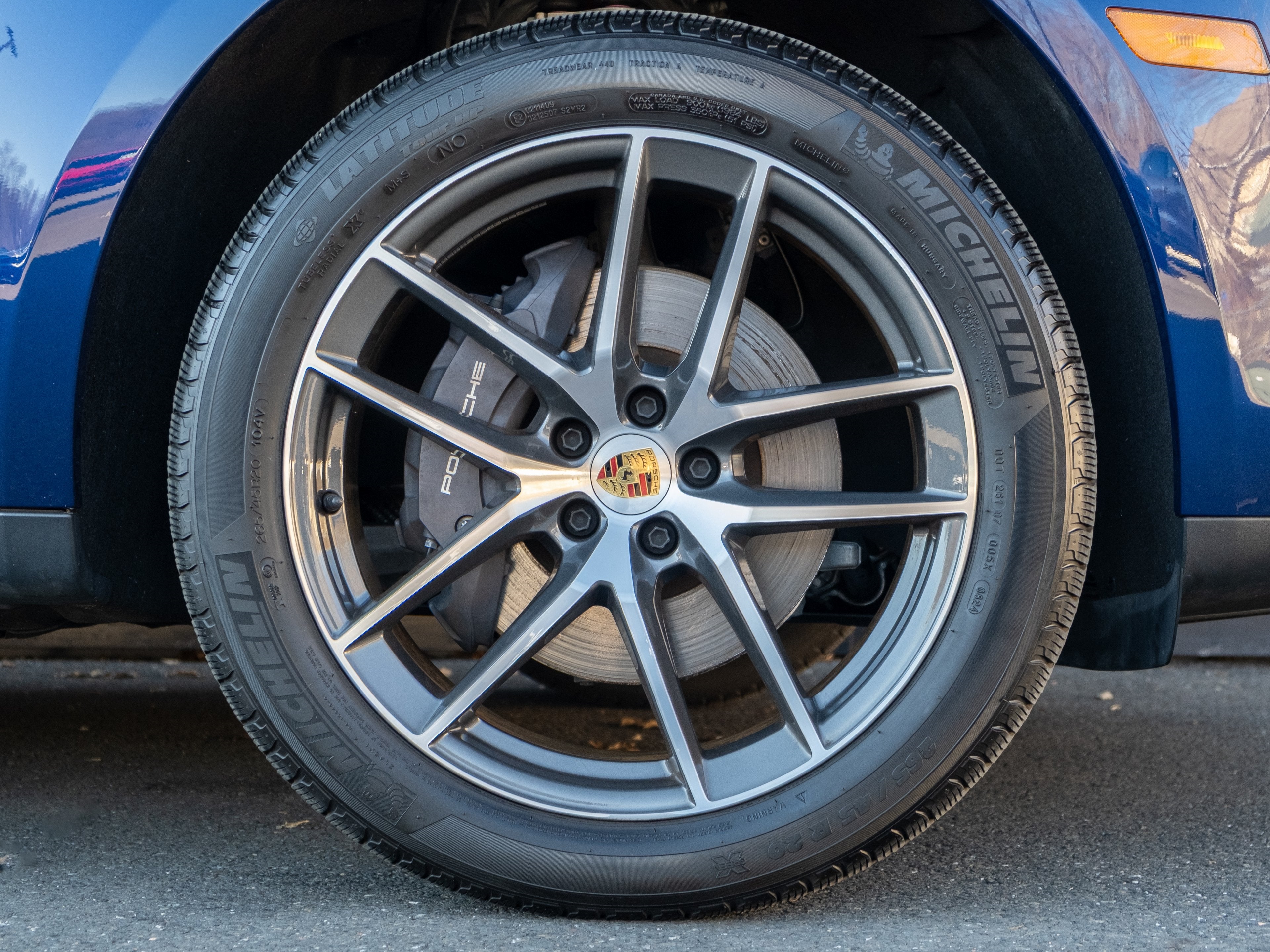 2024 Porsche Macan Base