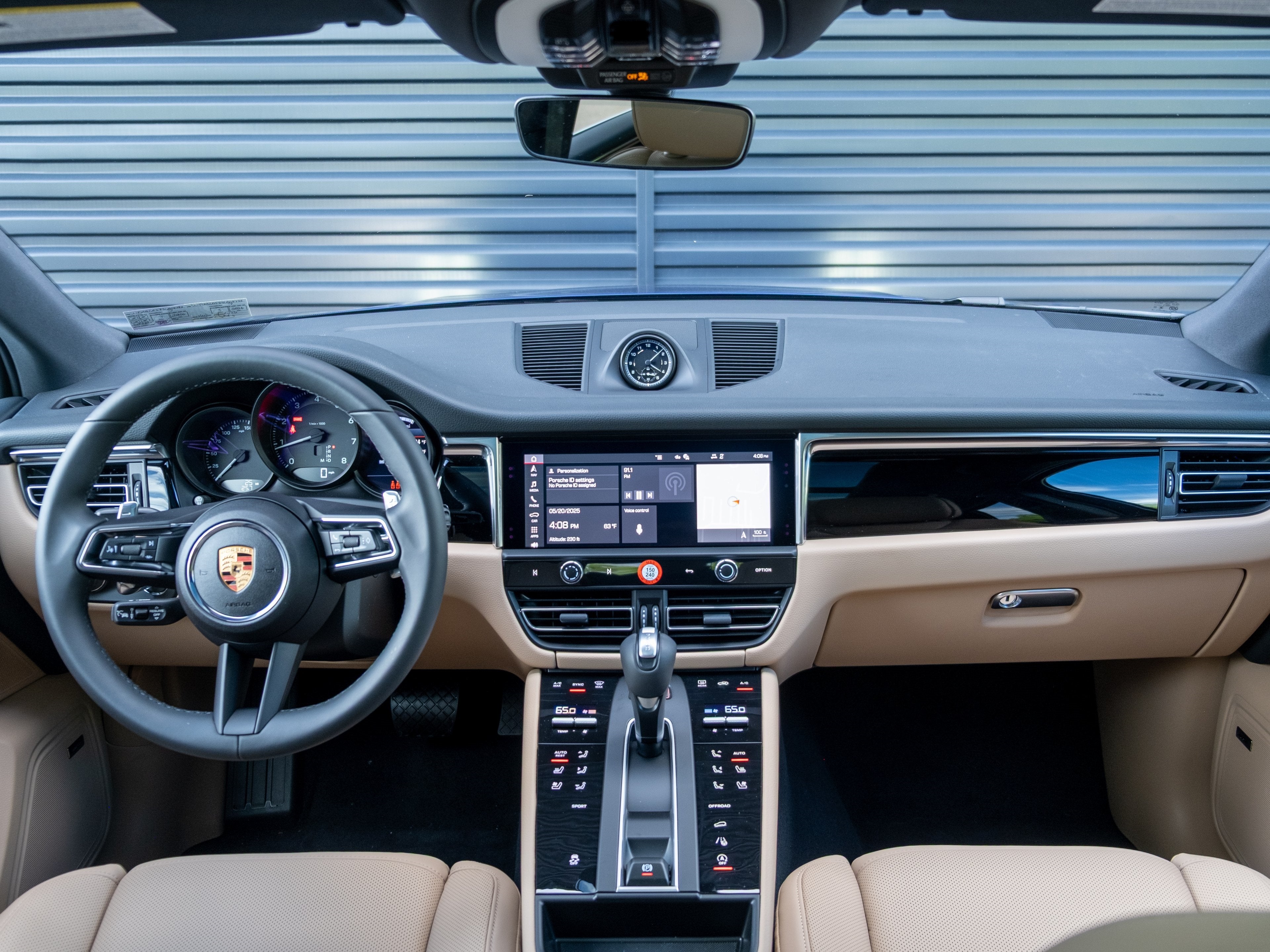 2025 Porsche Macan Base