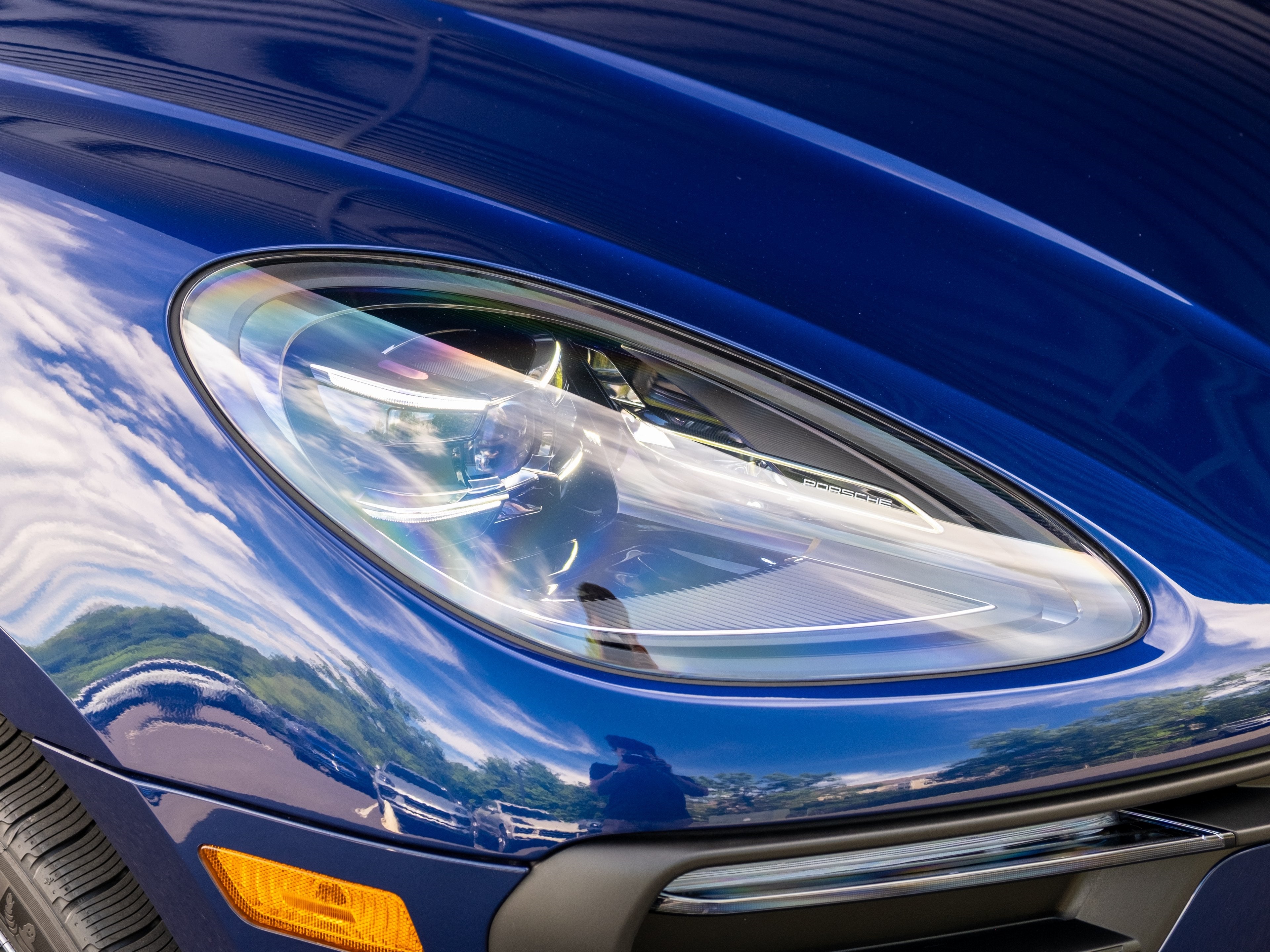 2025 Porsche Macan Base