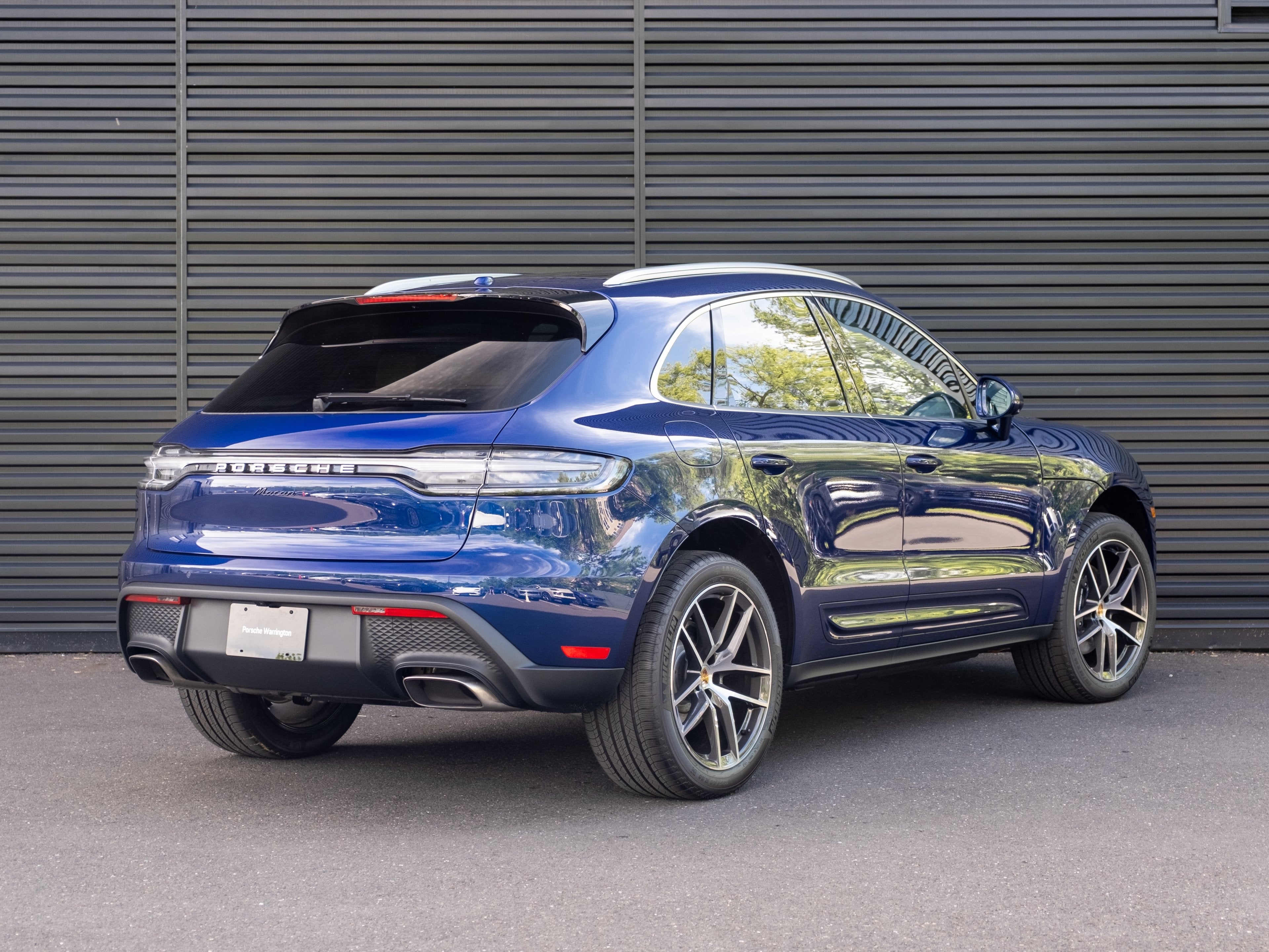 2025 Porsche Macan Base