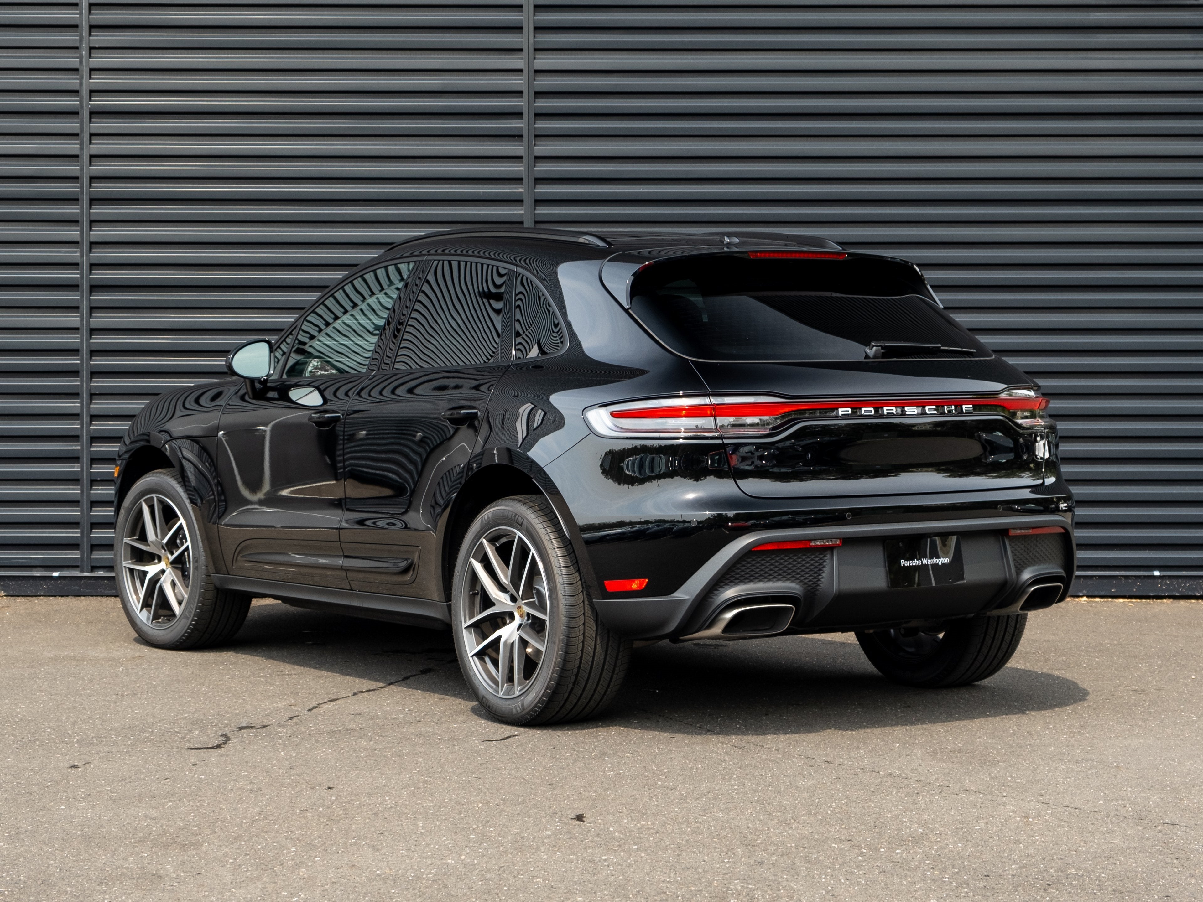 2025 Porsche Macan Base