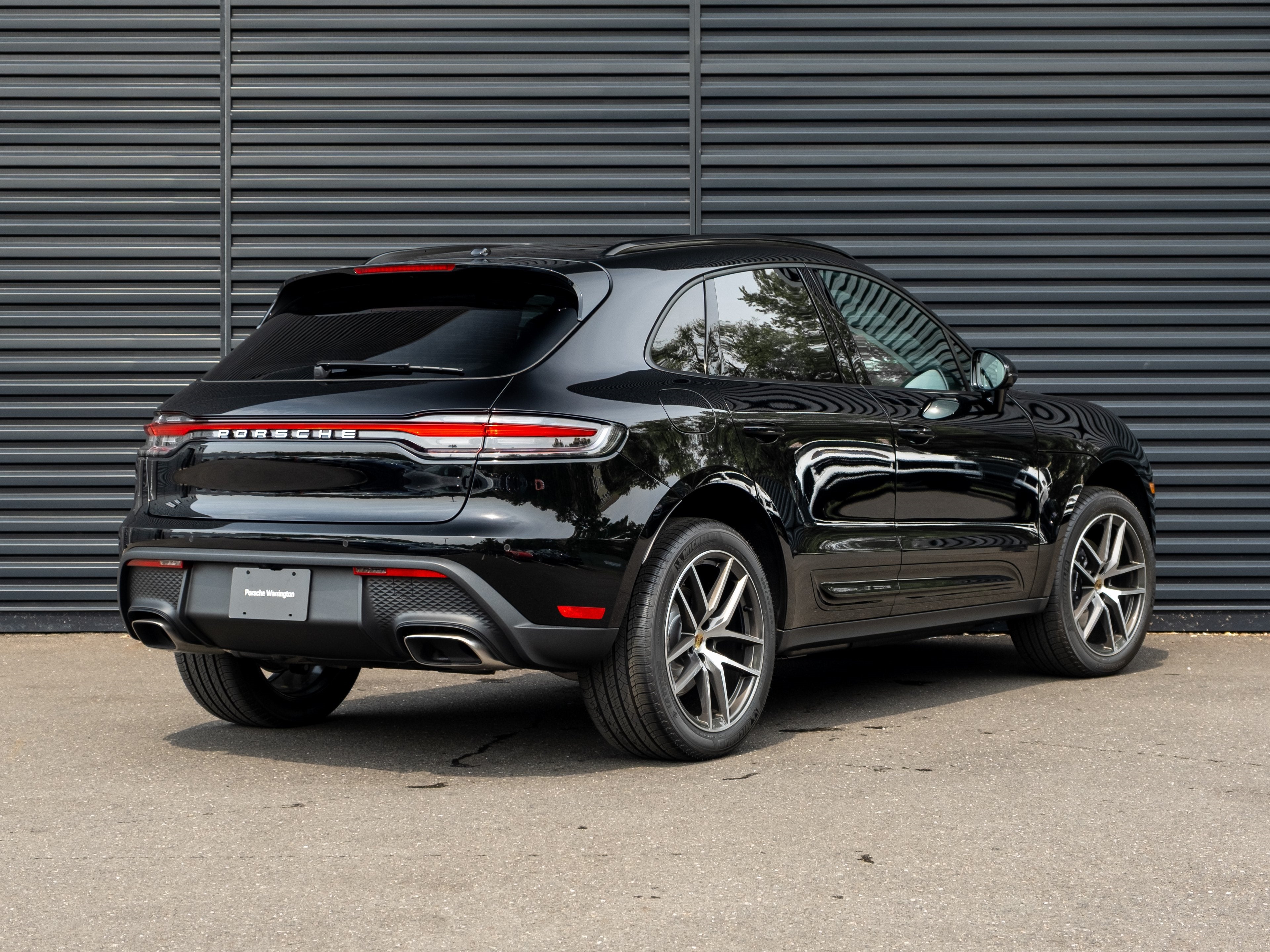 2025 Porsche Macan Base