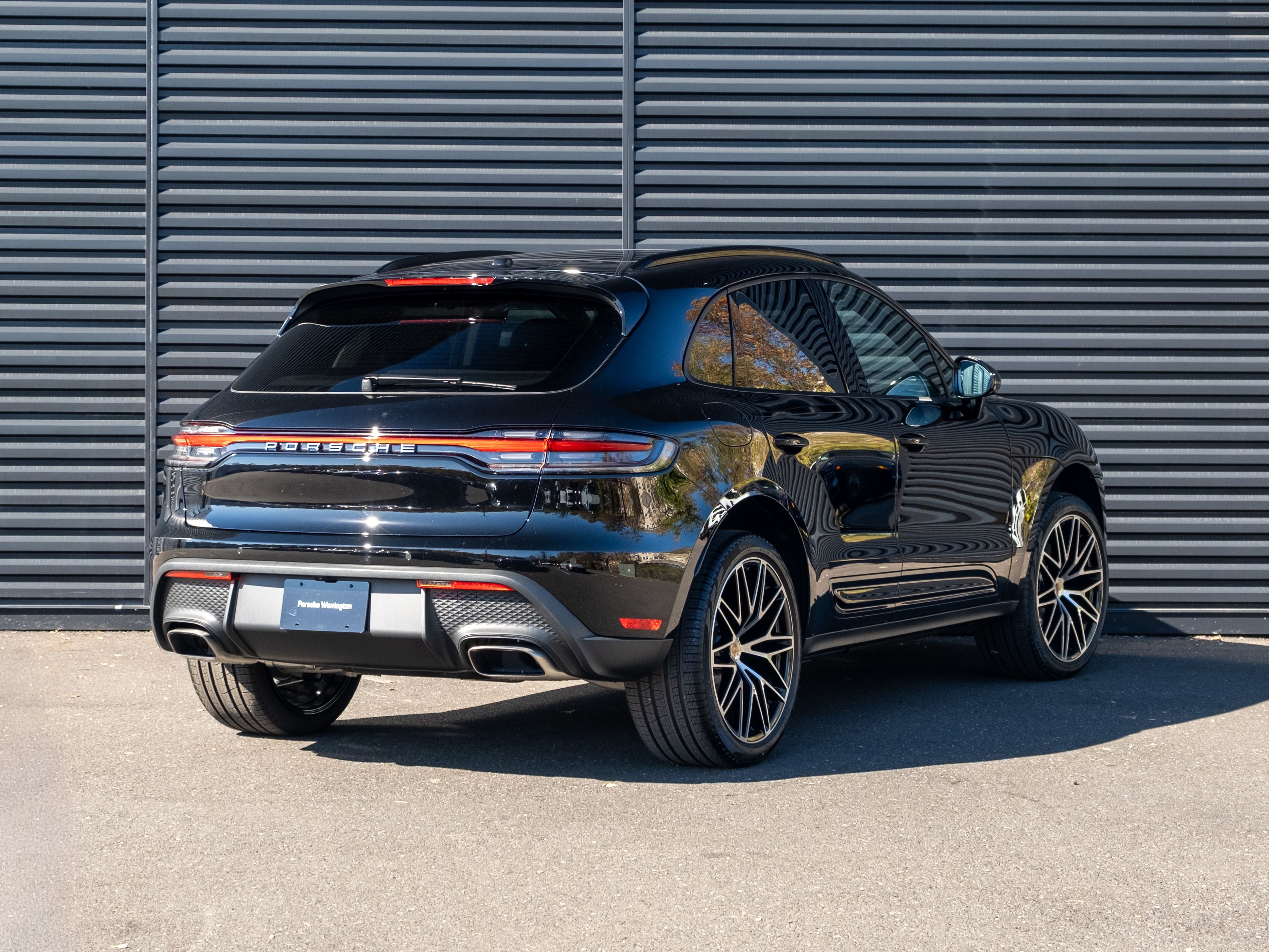 2026 Porsche Macan Base