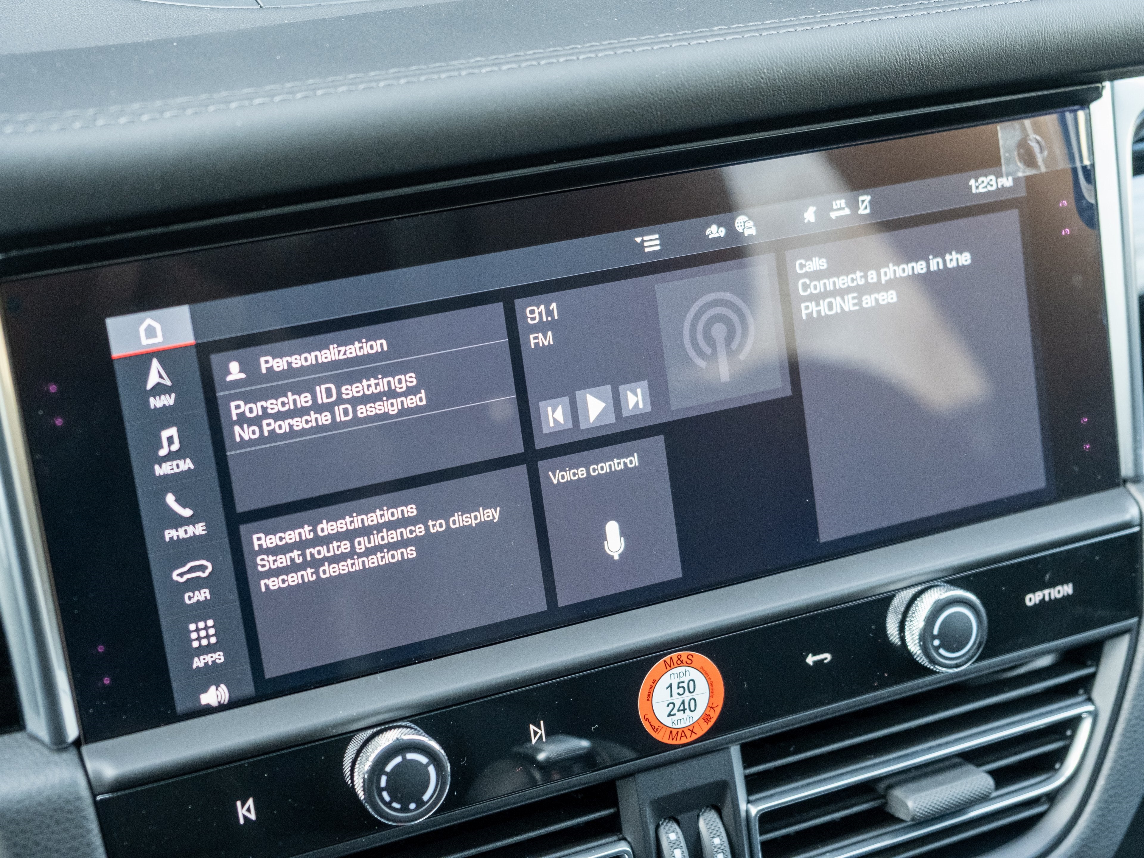 2026 Porsche Macan Base