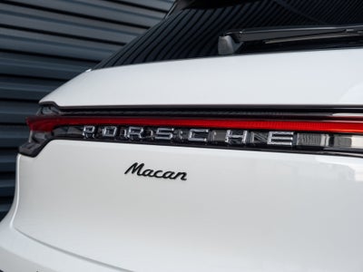 2026 Porsche Macan Base