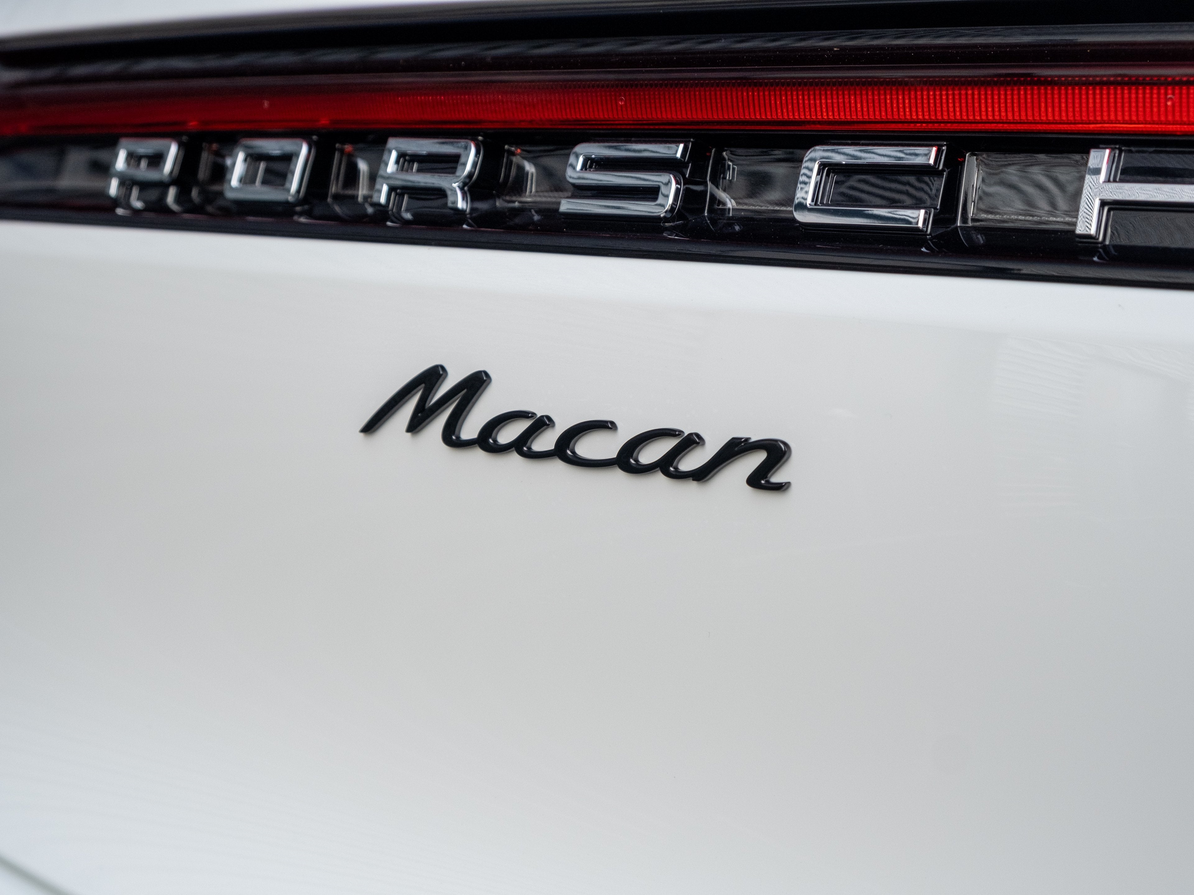 2026 Porsche Macan Base