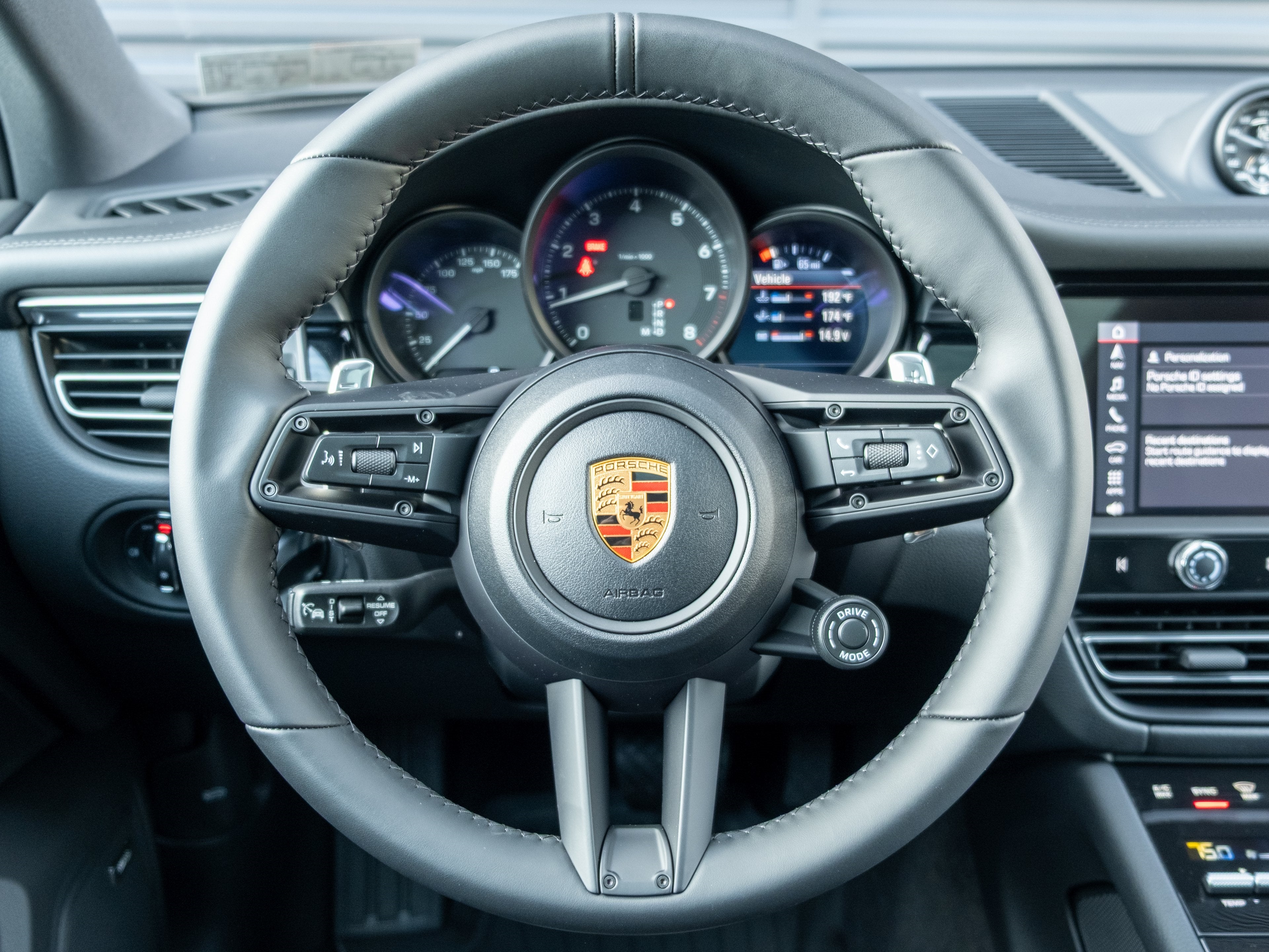 2026 Porsche Macan Base