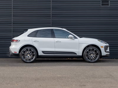 2026 Porsche Macan Base