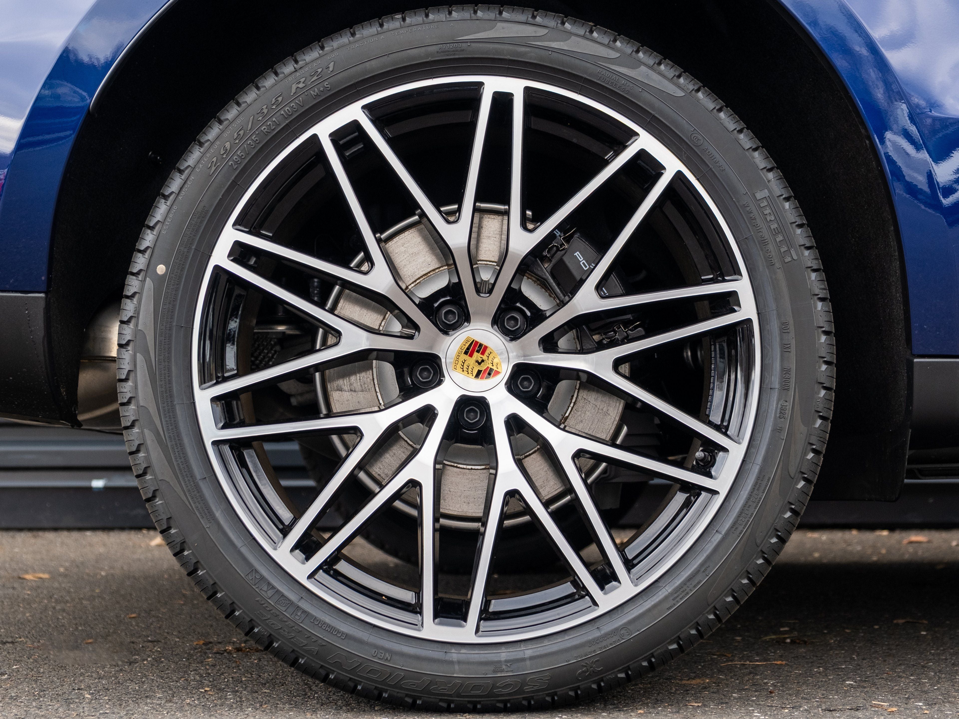 2026 Porsche Macan Base