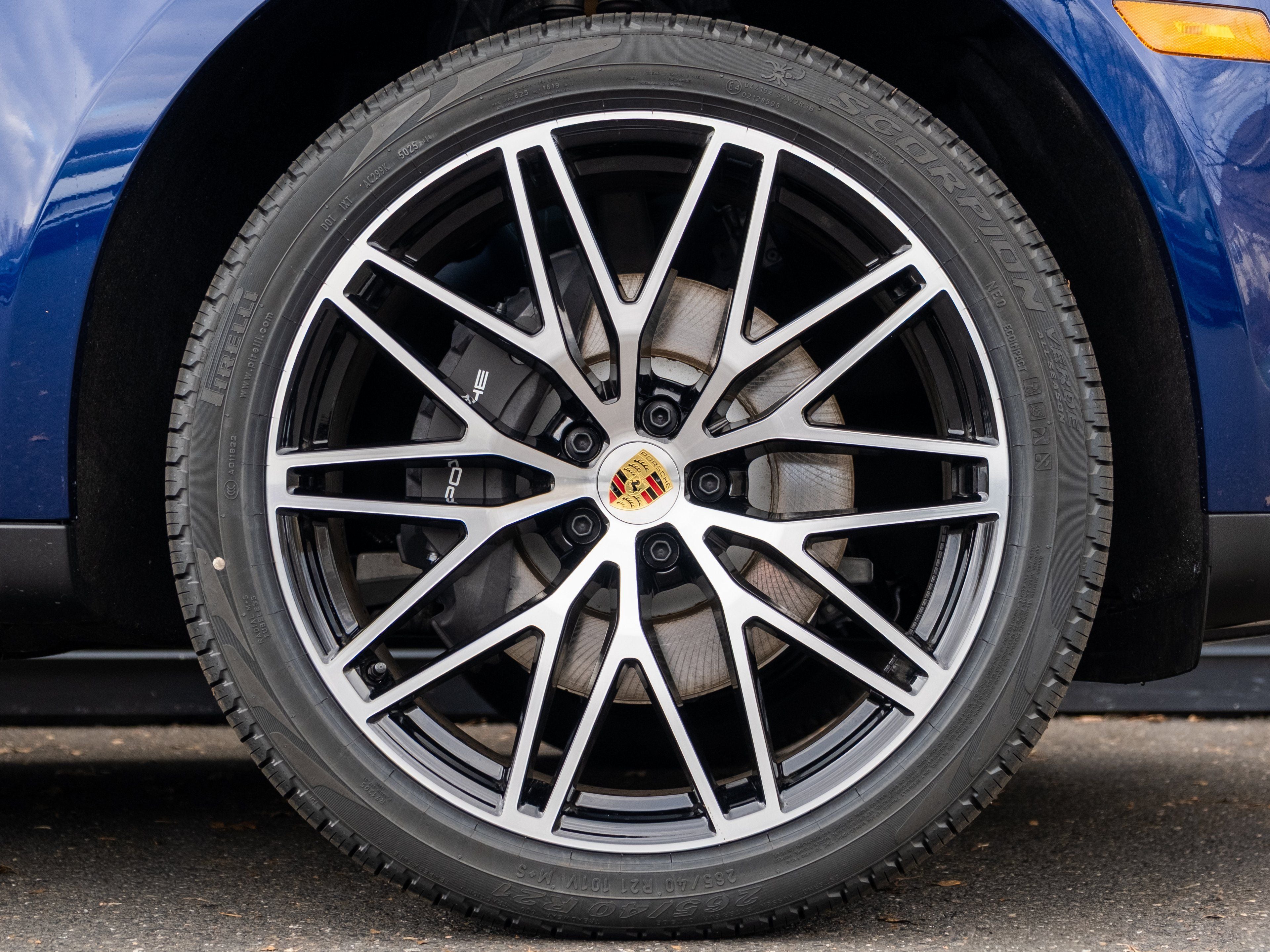 2026 Porsche Macan Base