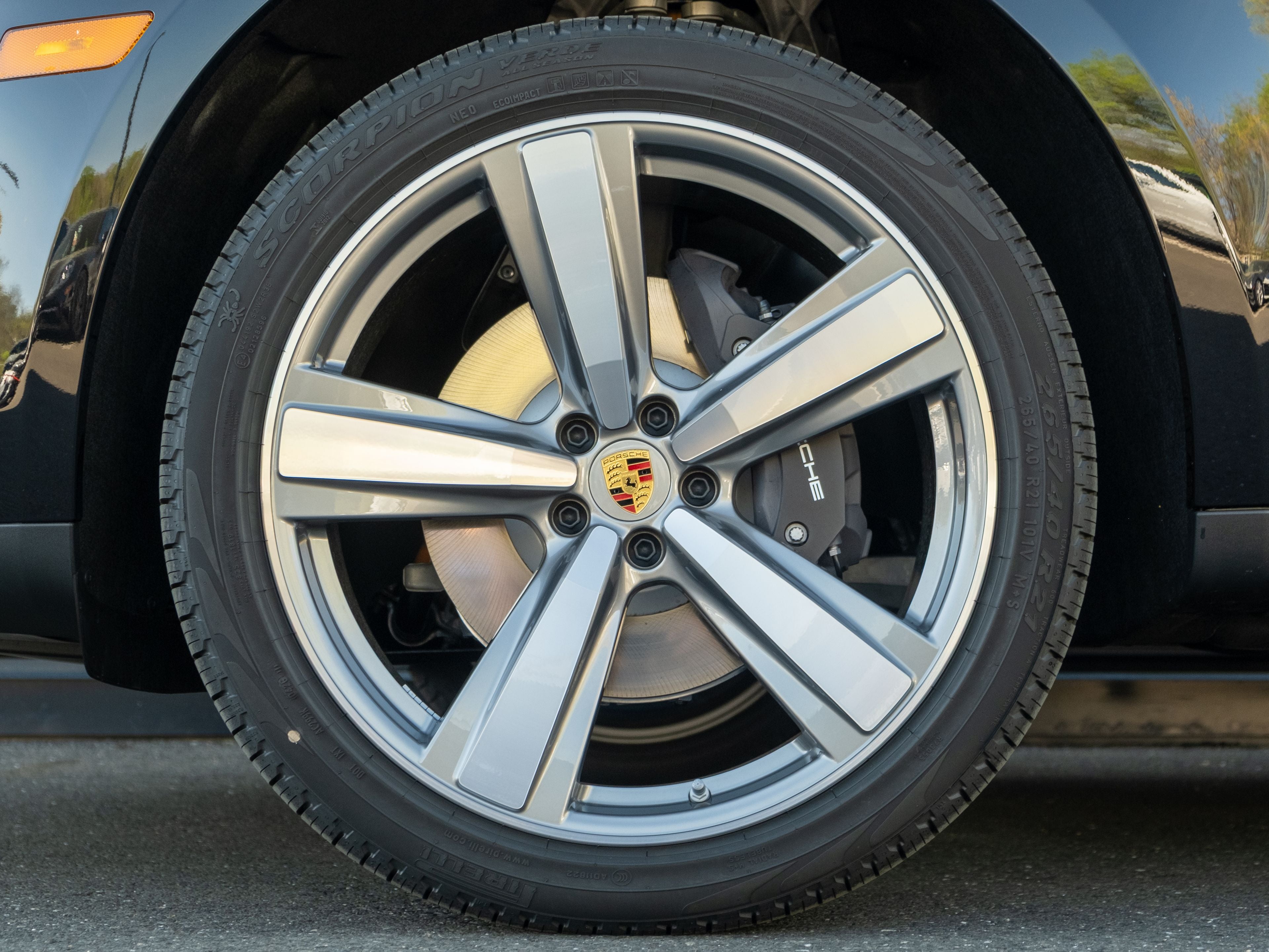 2026 Porsche Macan Base