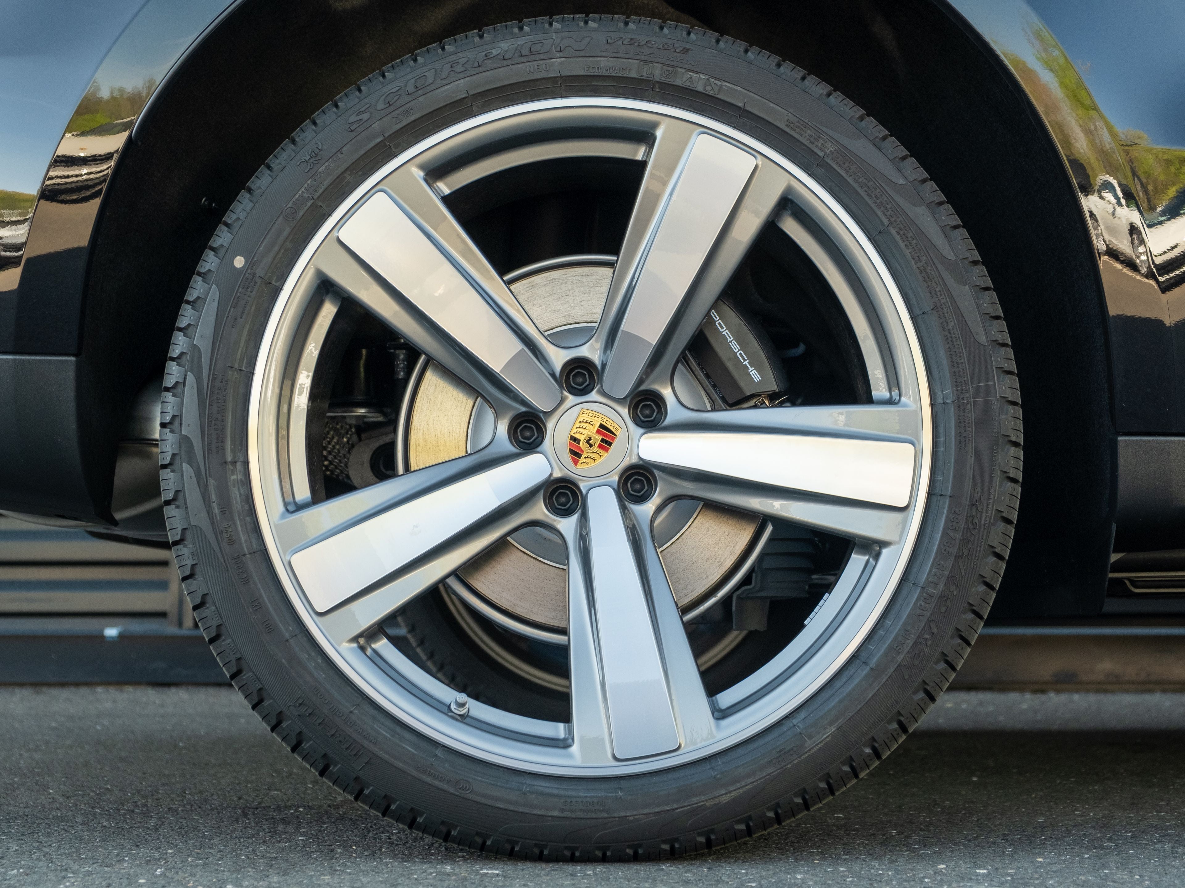 2026 Porsche Macan Base