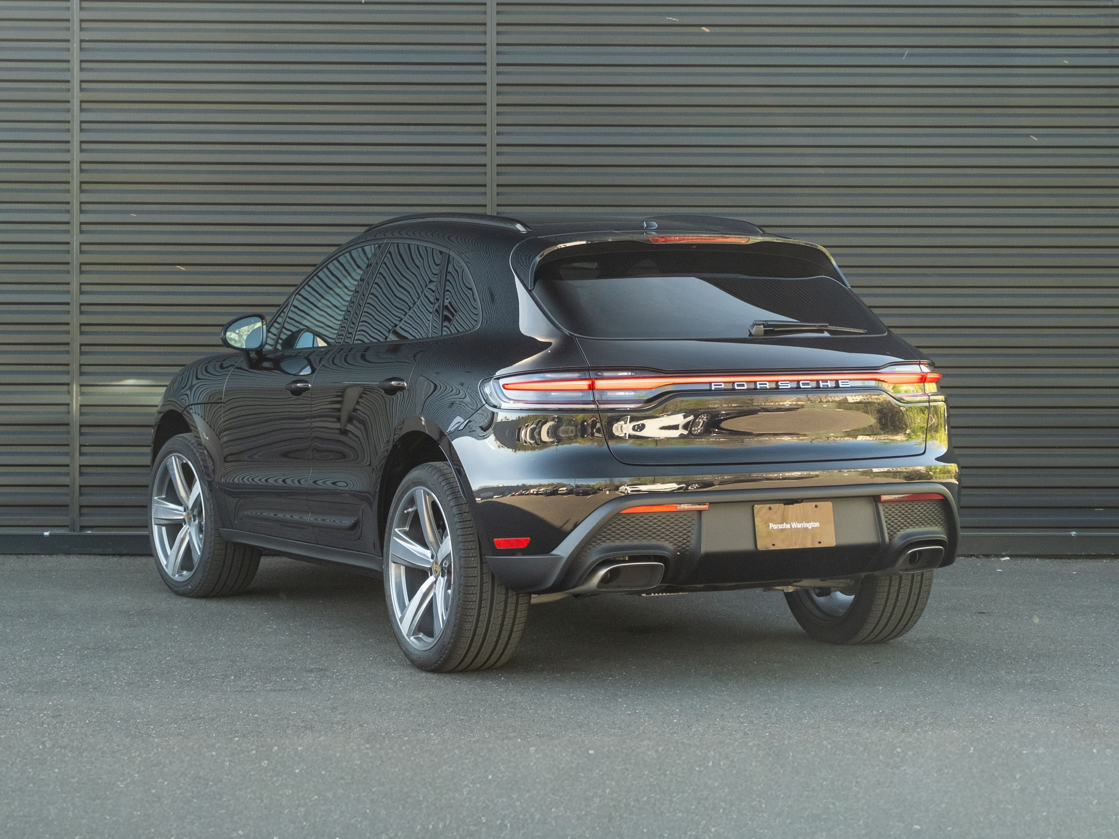 2026 Porsche Macan Base