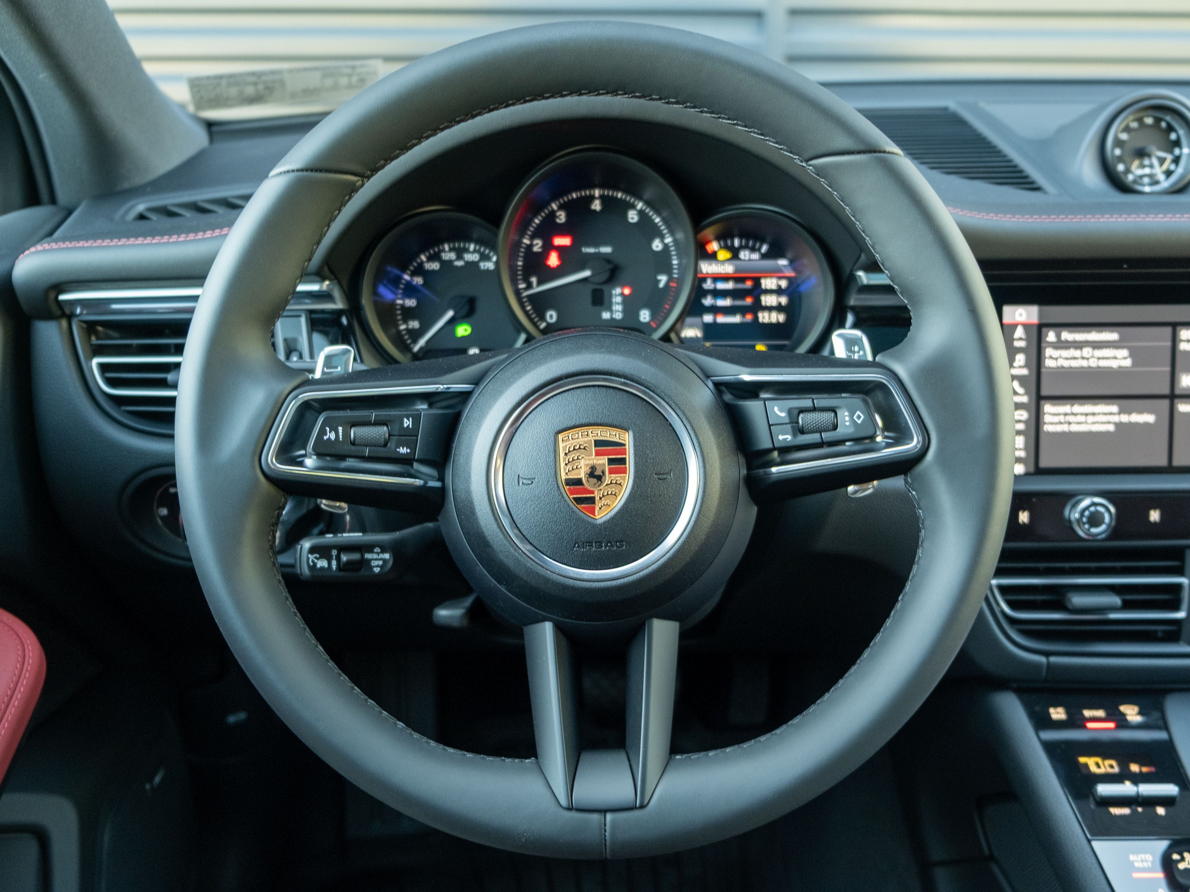 2026 Porsche Macan Base