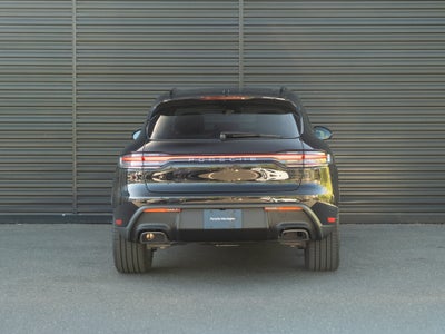 2026 Porsche Macan Base