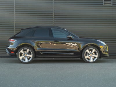 2026 Porsche Macan Base