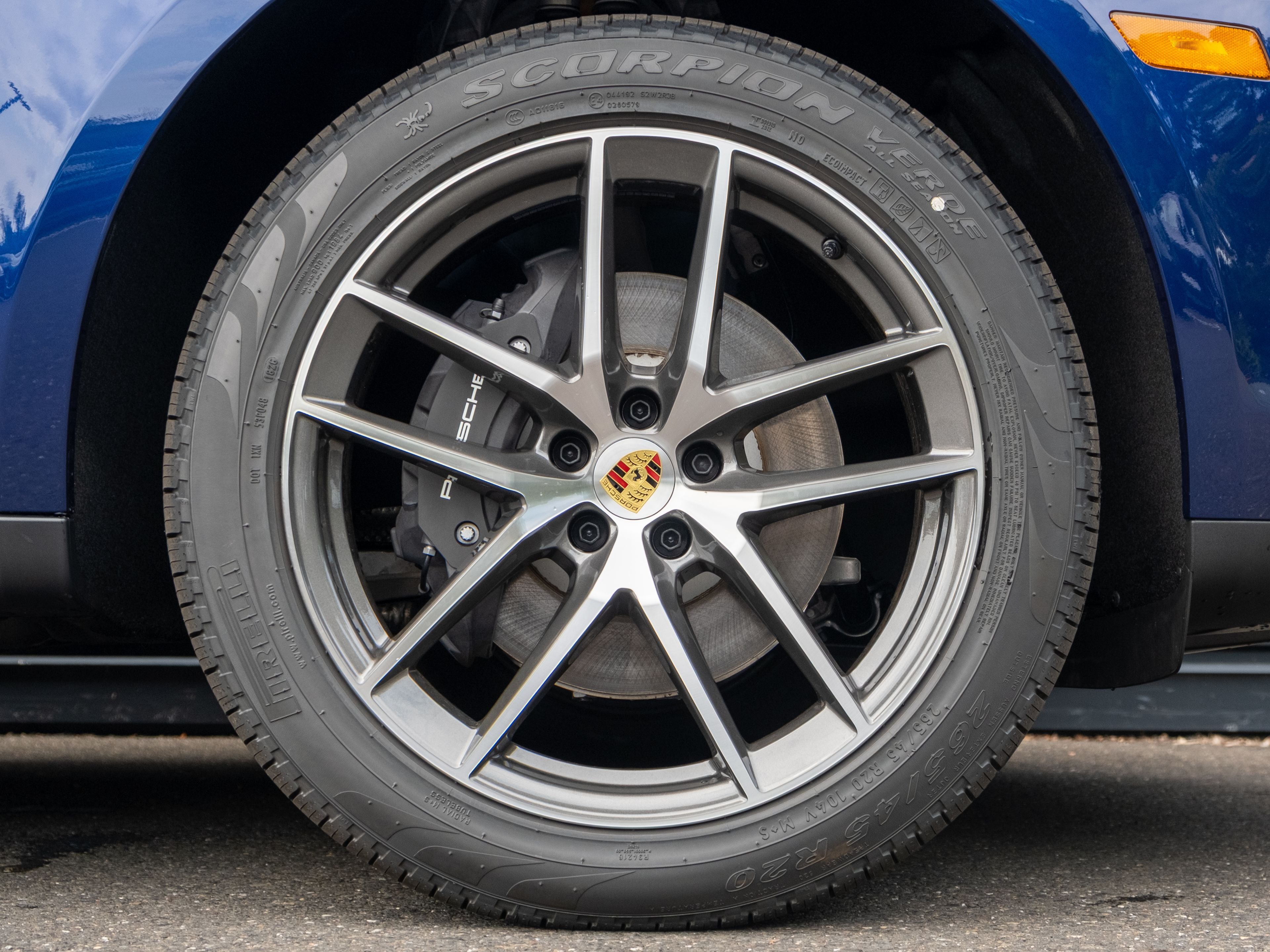 2026 Porsche Macan Base