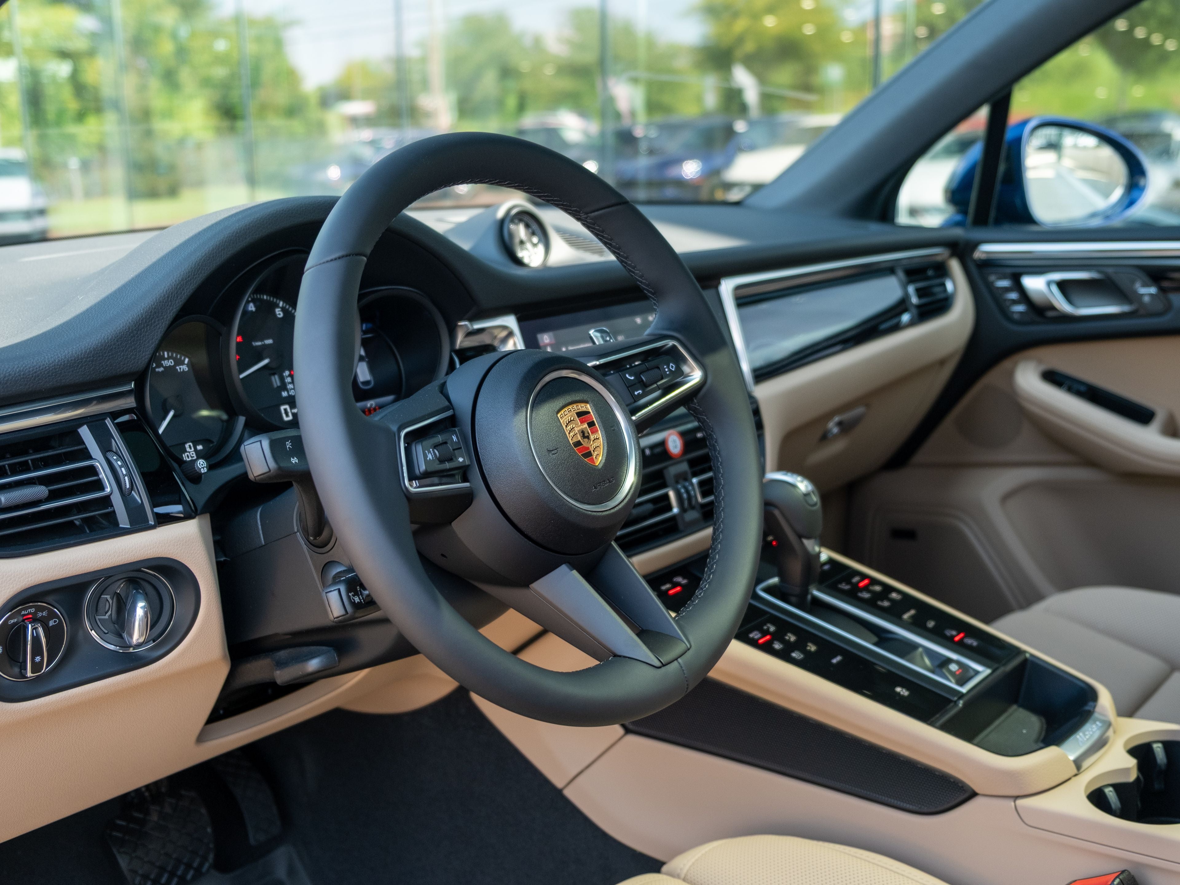 2026 Porsche Macan Base