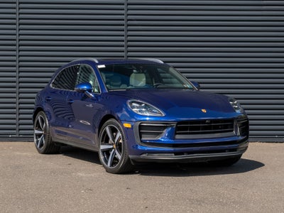 2022 Porsche Macan Base