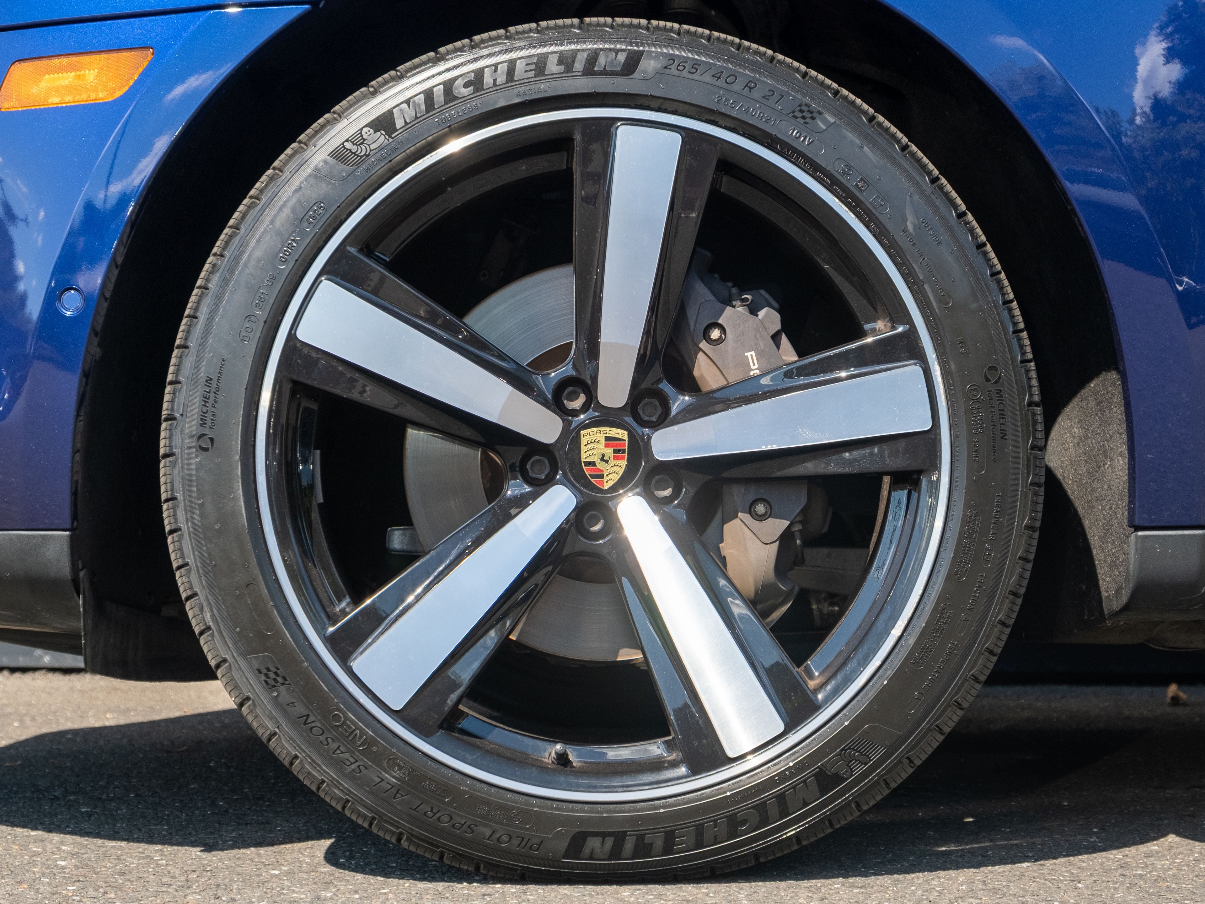 2022 Porsche Macan Base