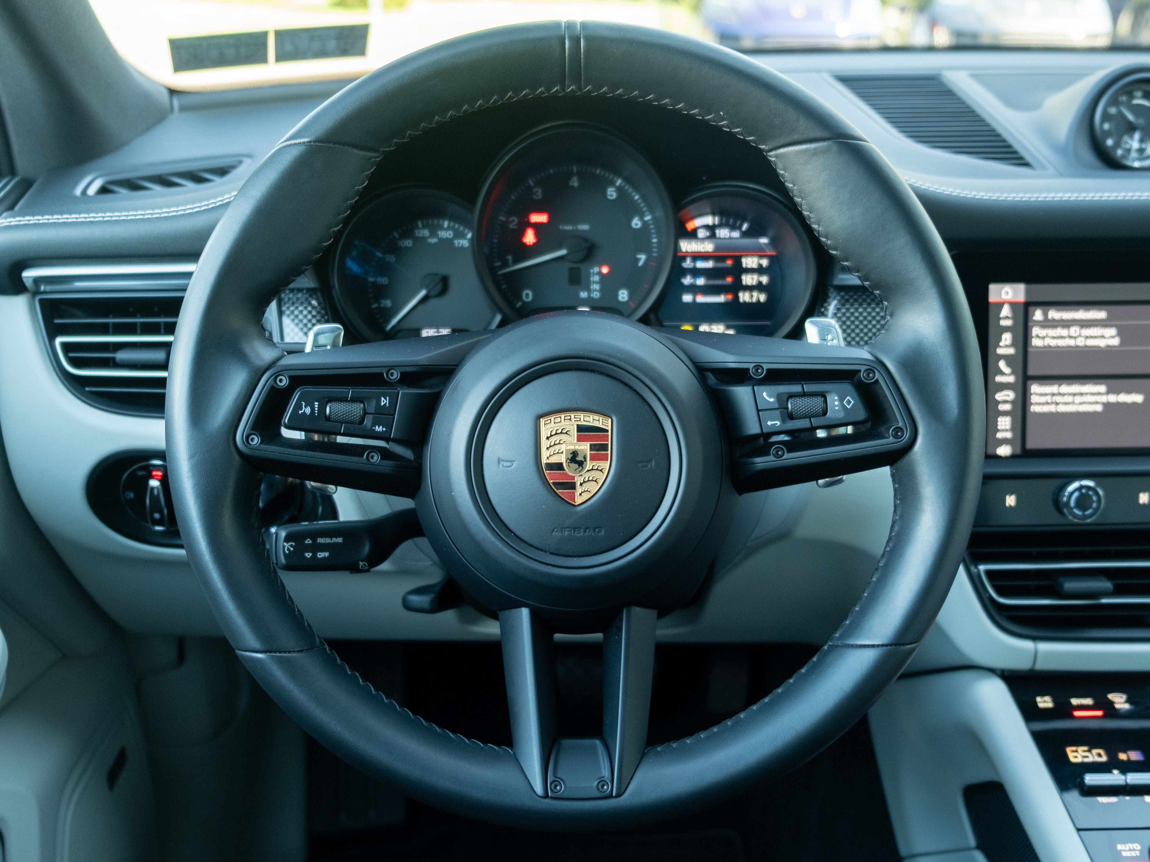 2022 Porsche Macan Base