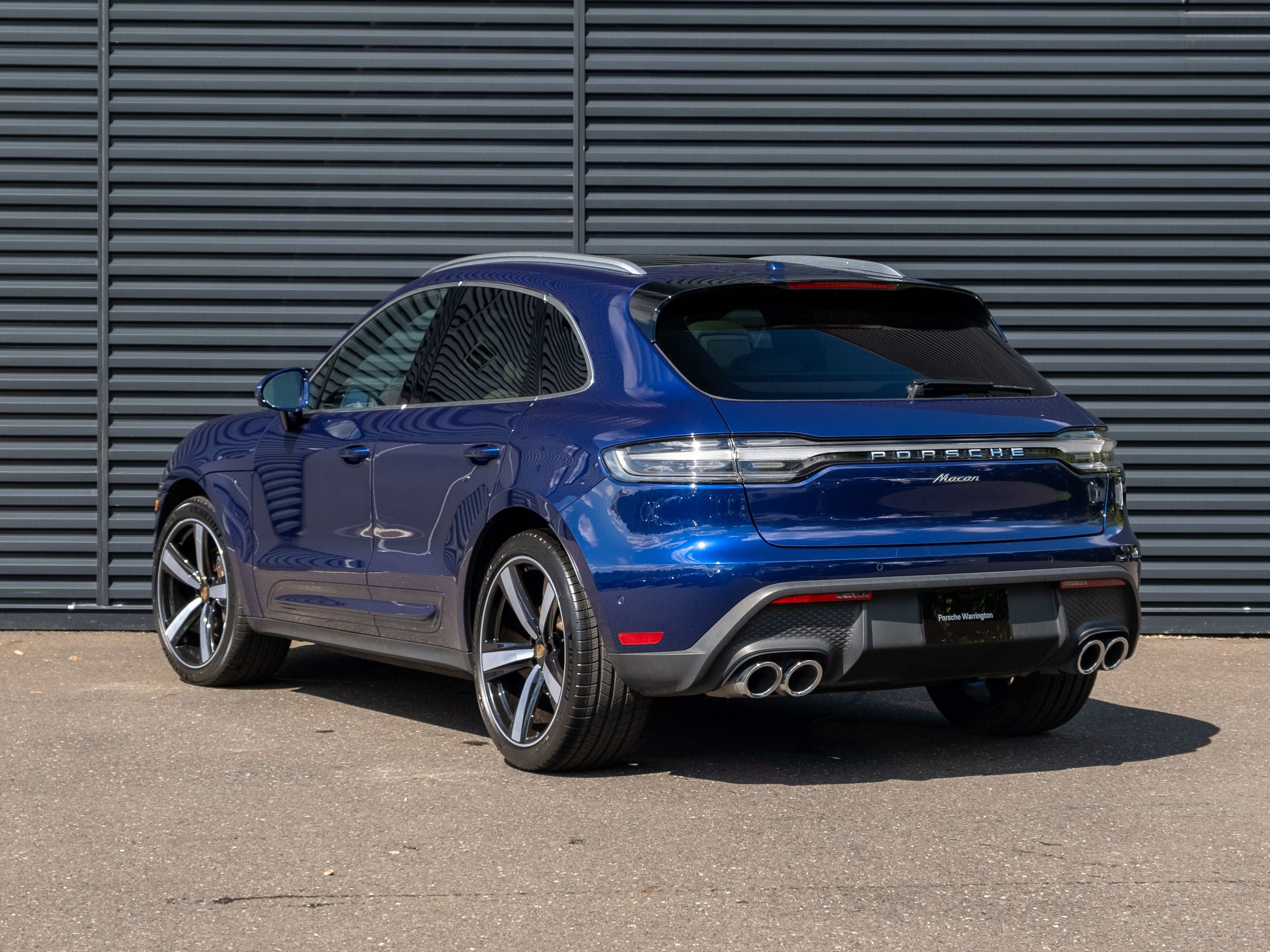 2022 Porsche Macan Base