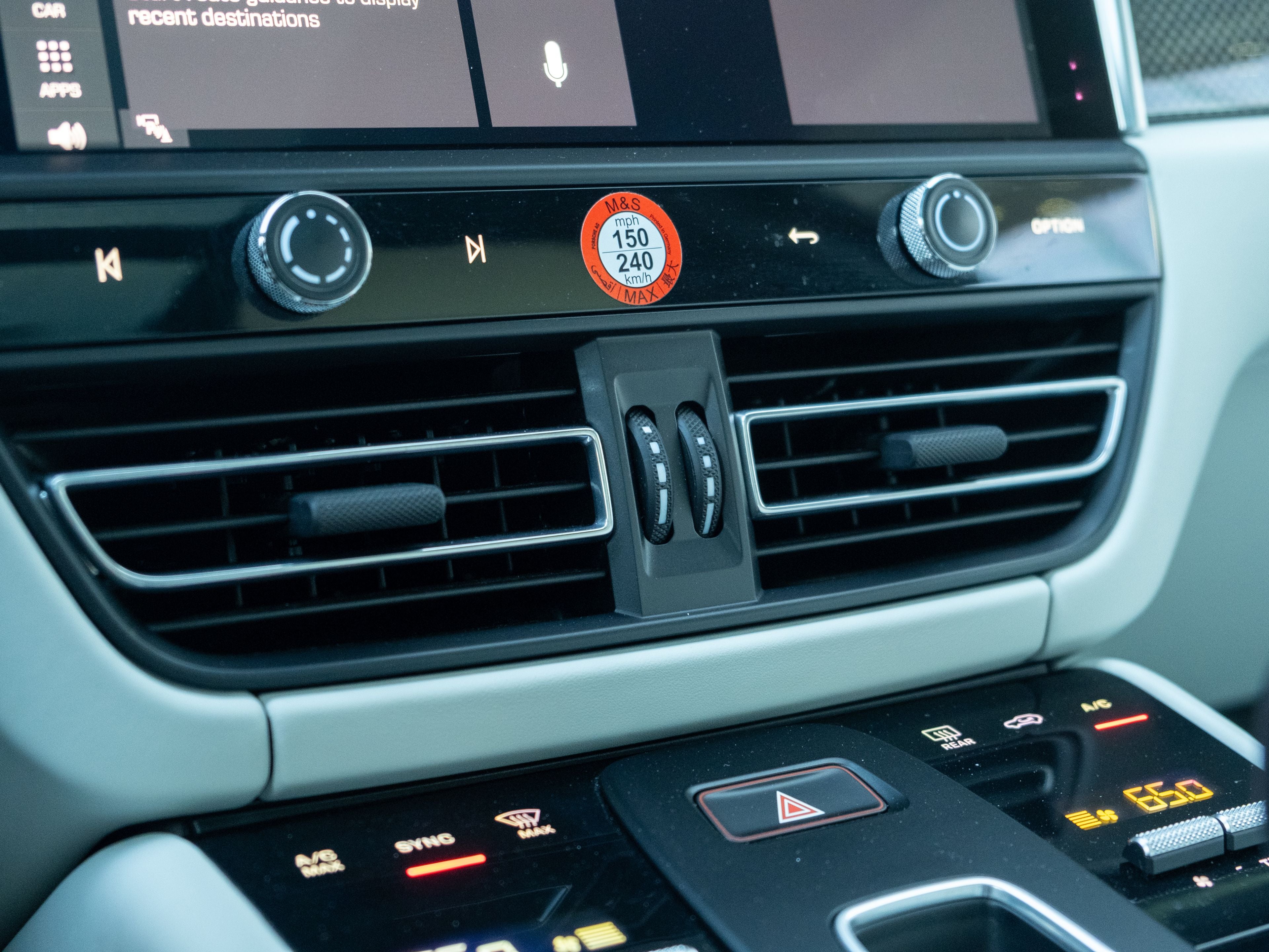 2022 Porsche Macan Base