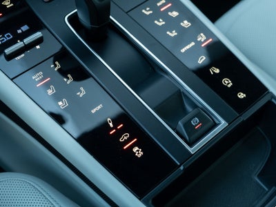 2022 Porsche Macan Base
