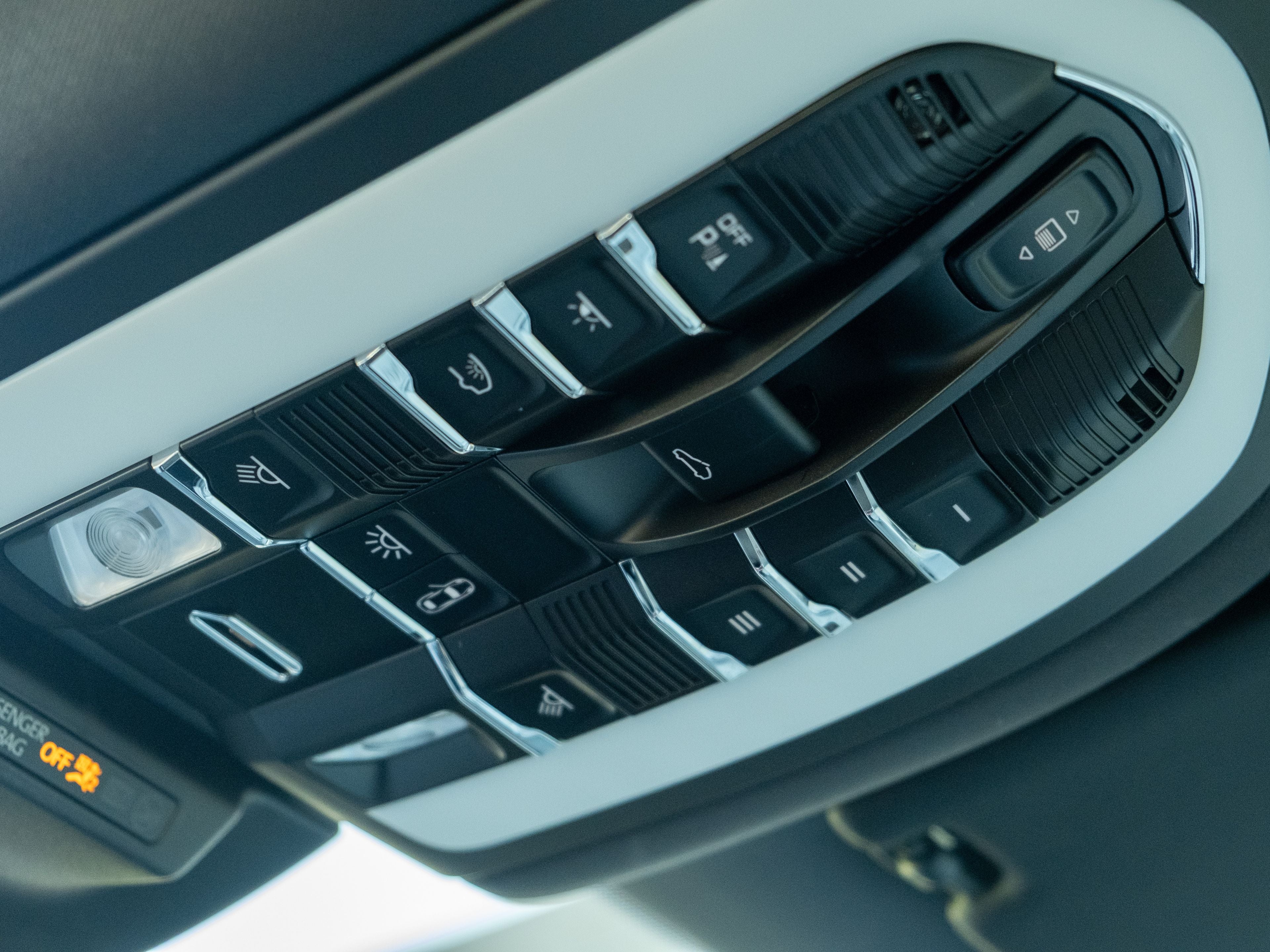 2022 Porsche Macan Base
