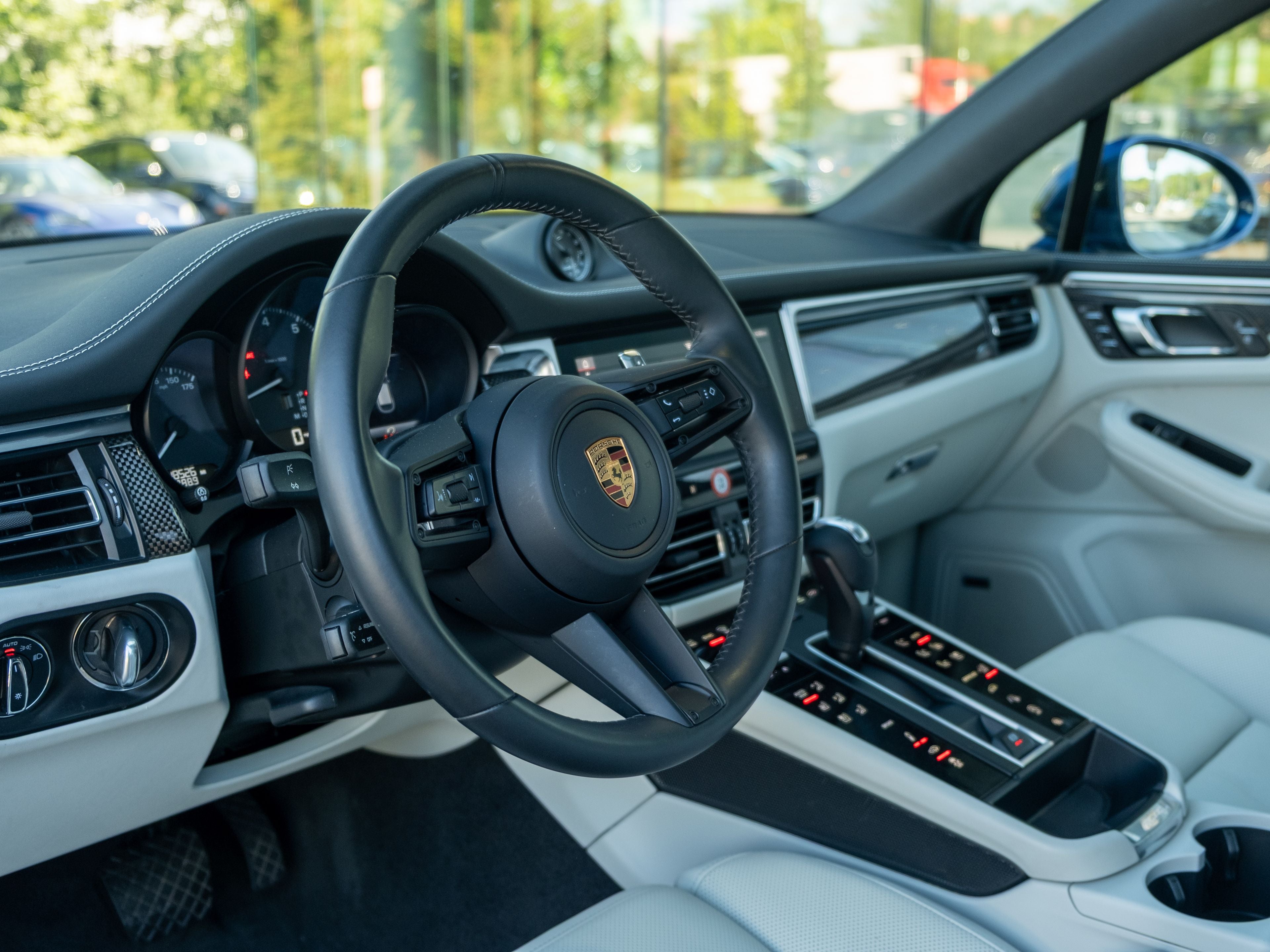 2022 Porsche Macan Base