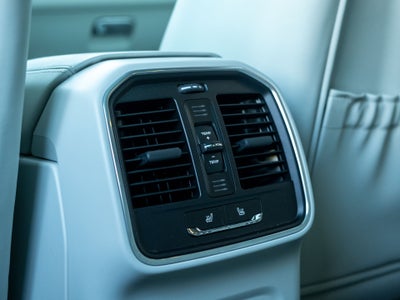 2022 Porsche Macan Base
