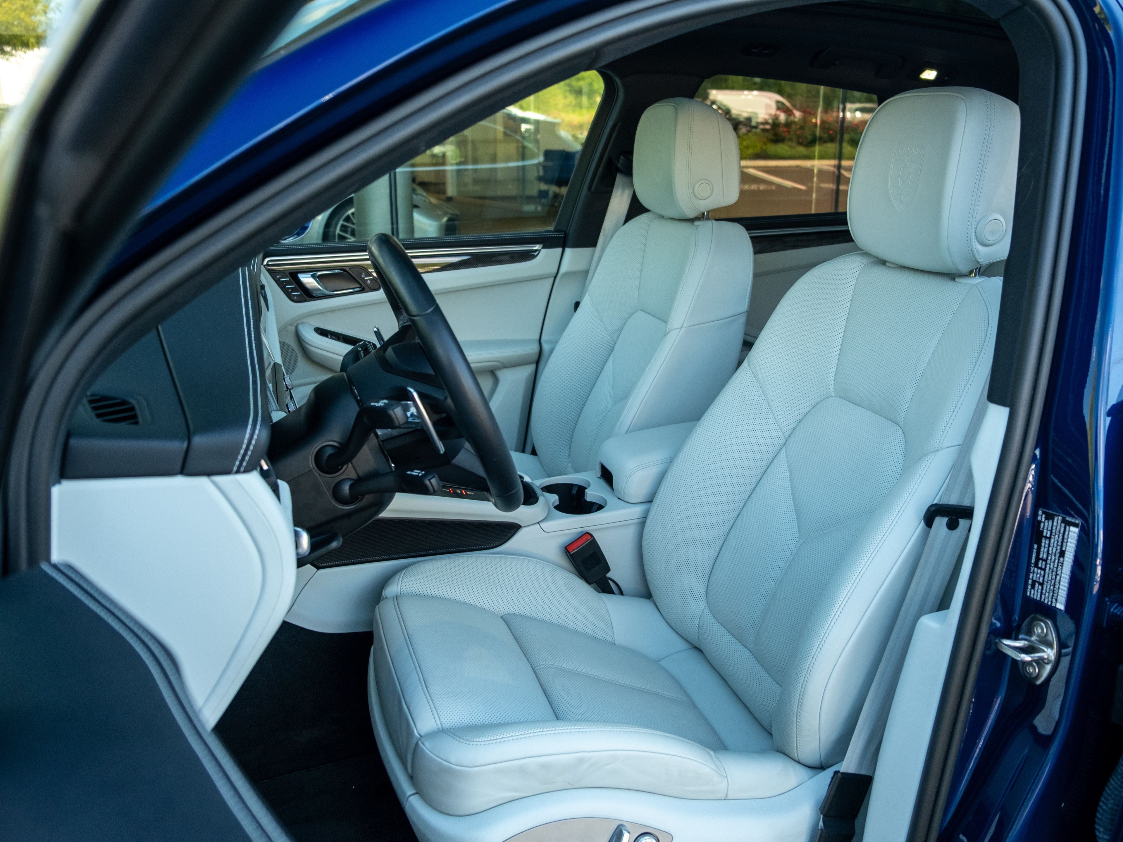 2022 Porsche Macan Base