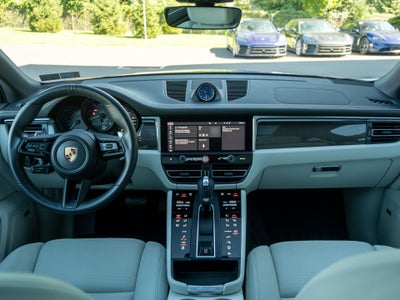 2022 Porsche Macan Base