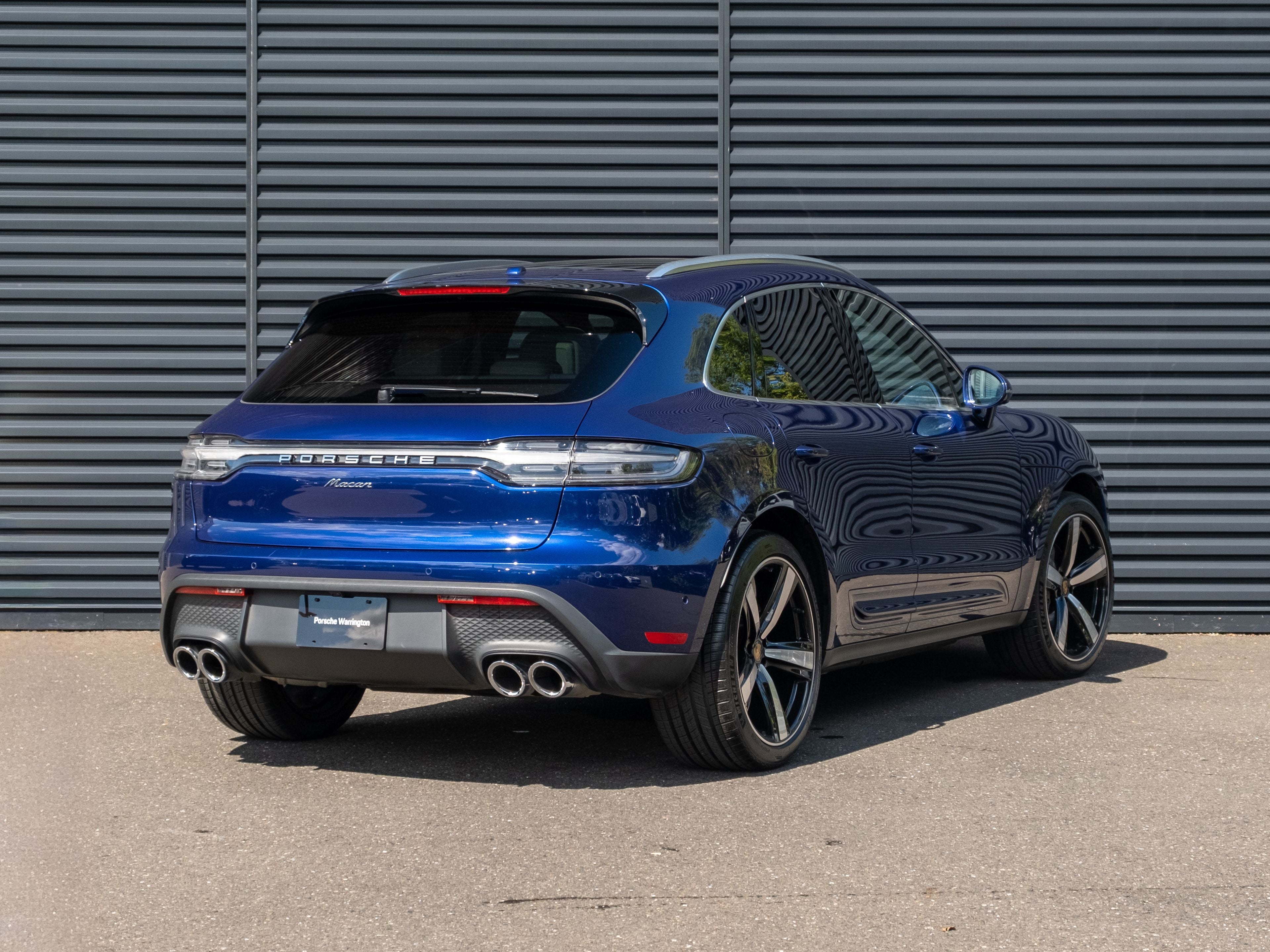 2022 Porsche Macan Base