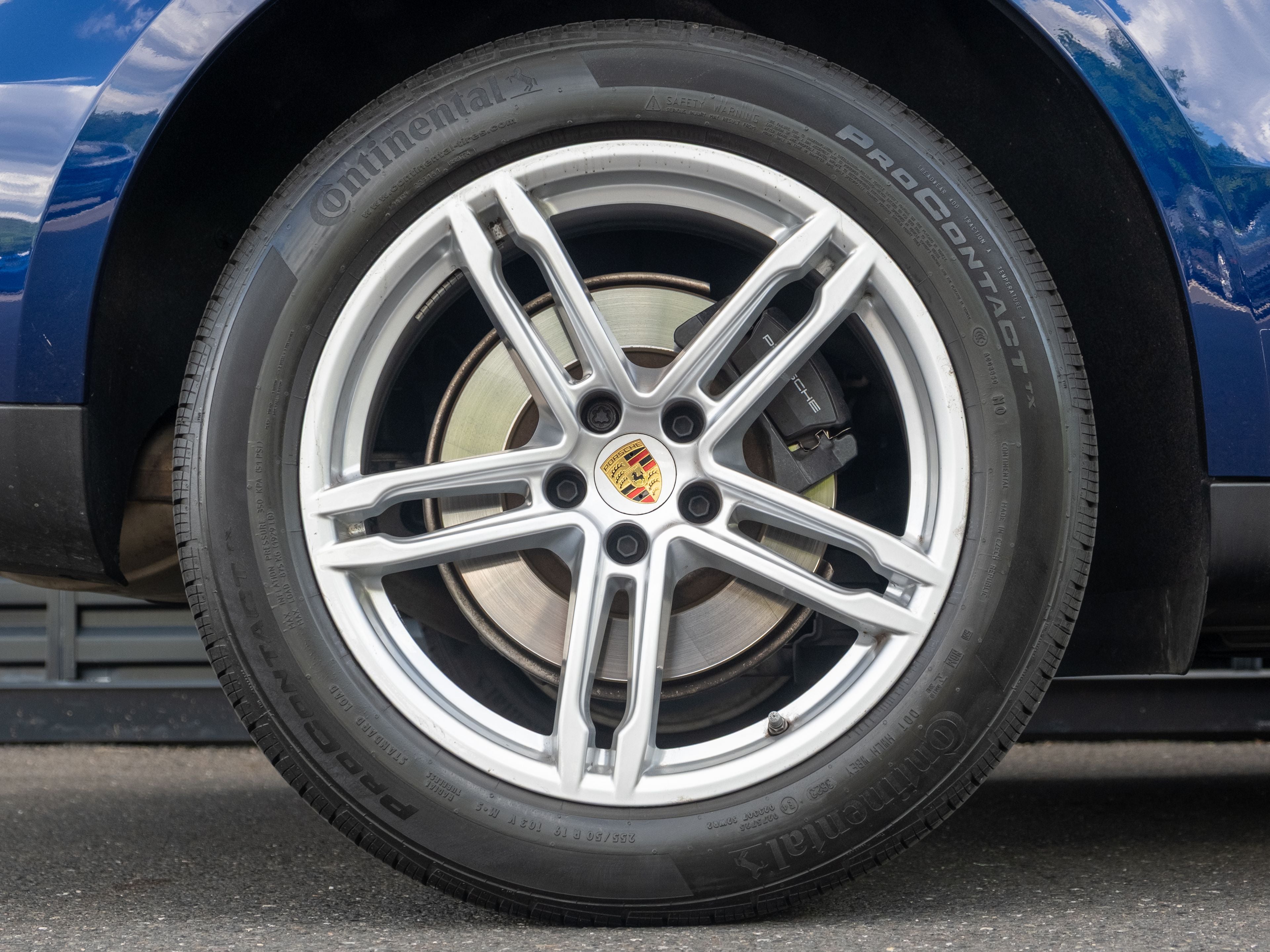 2024 Porsche Macan Base