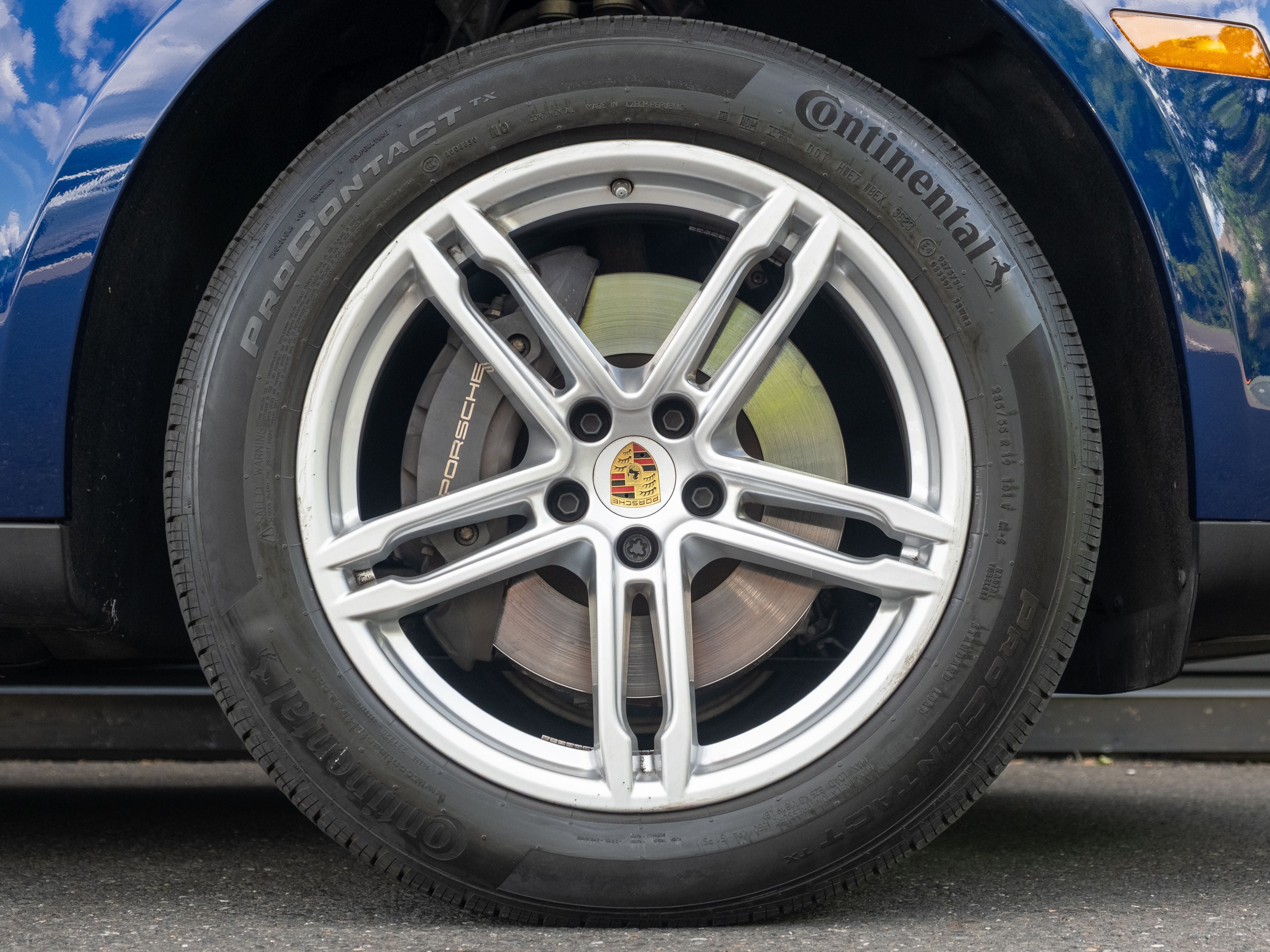 2024 Porsche Macan Base