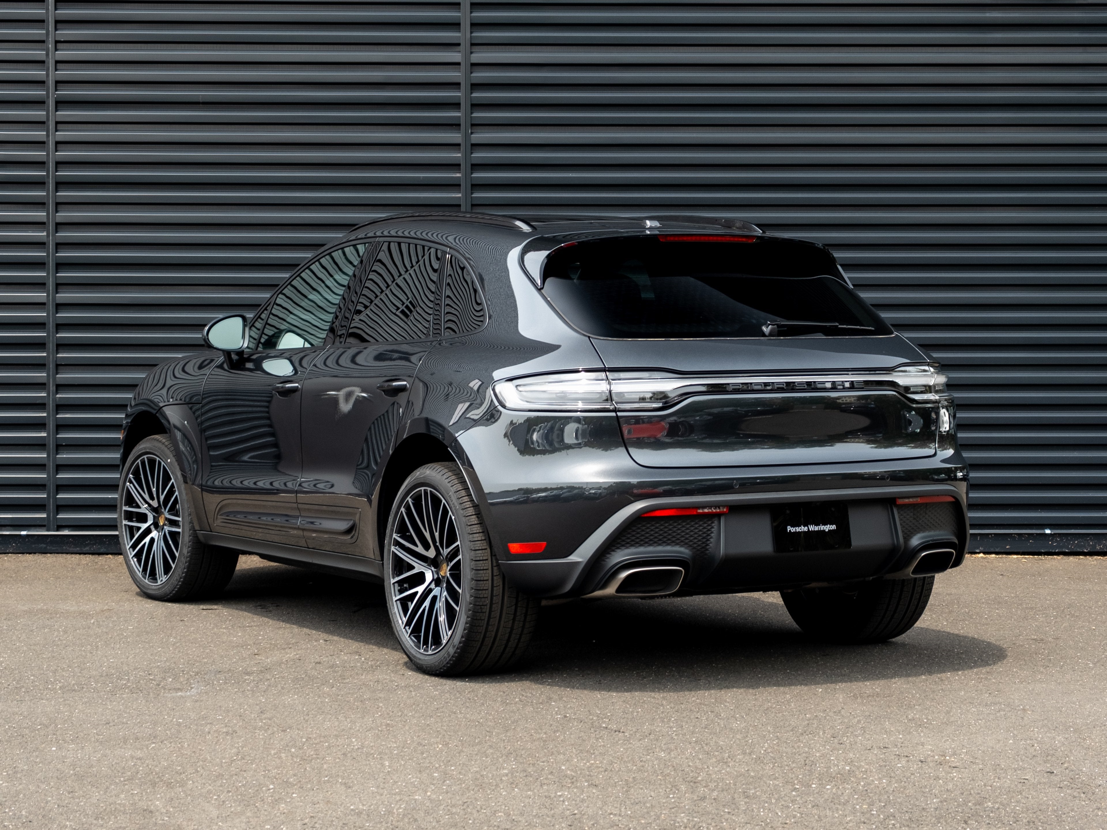 2025 Porsche Macan Base