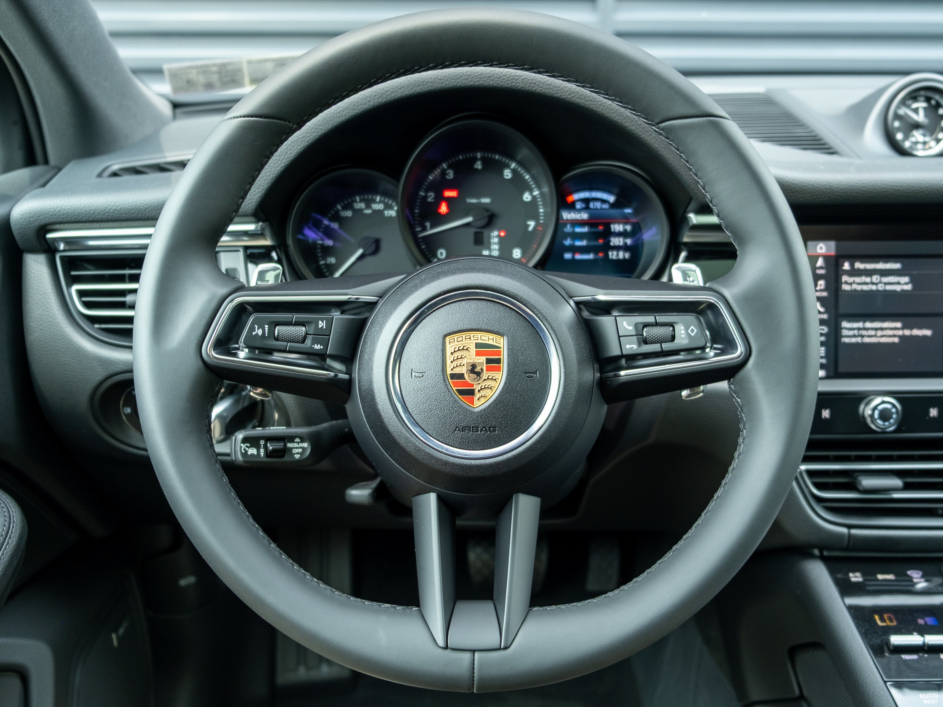 2025 Porsche Macan Base