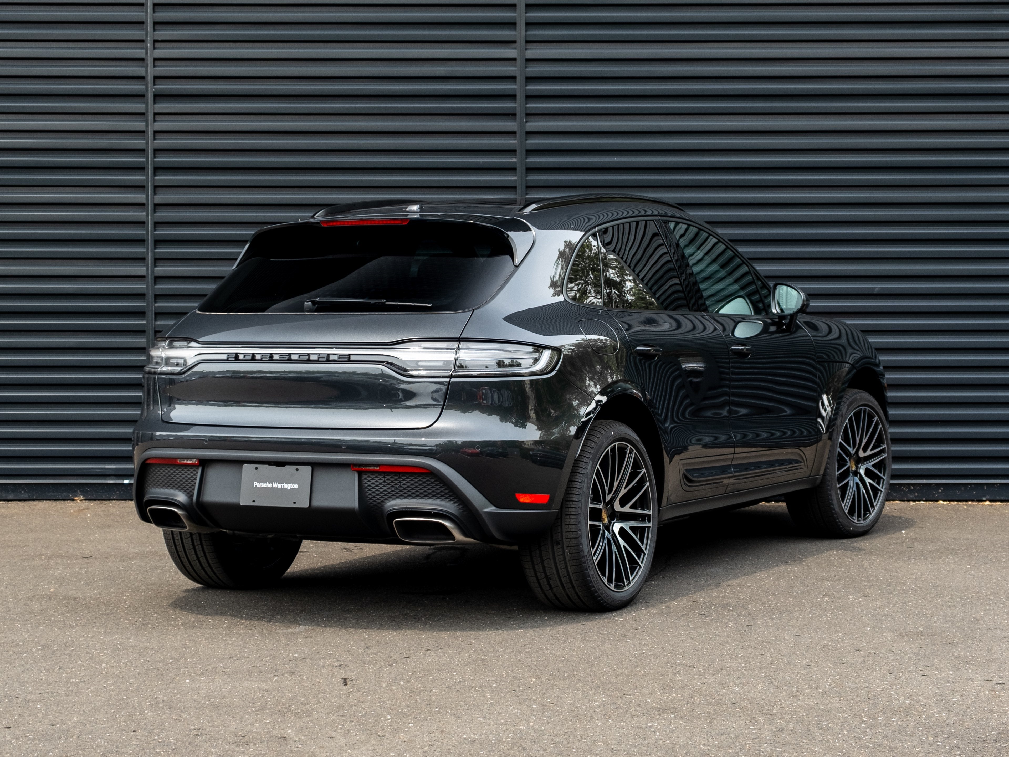 2025 Porsche Macan Base