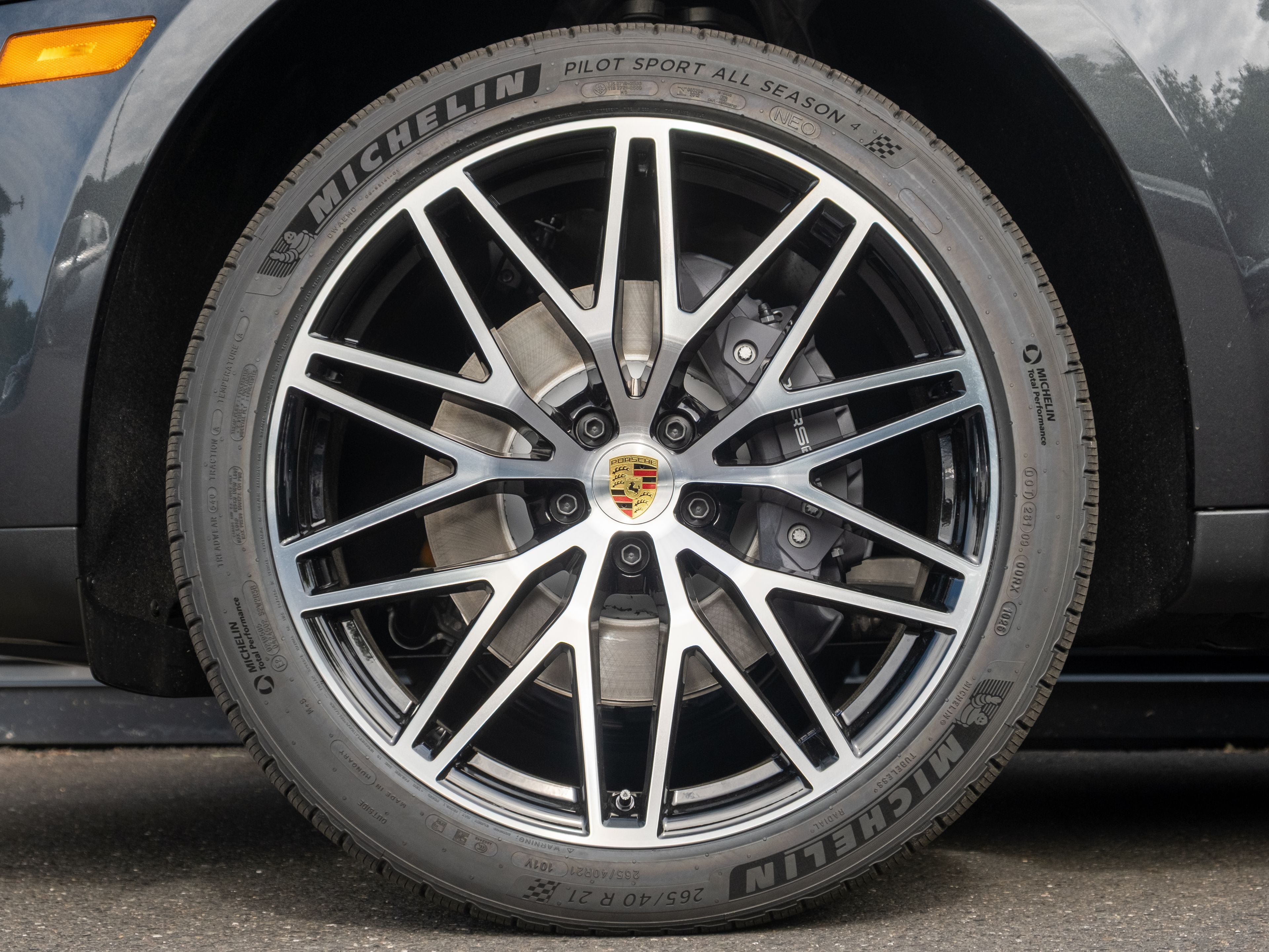 2026 Porsche Macan Base