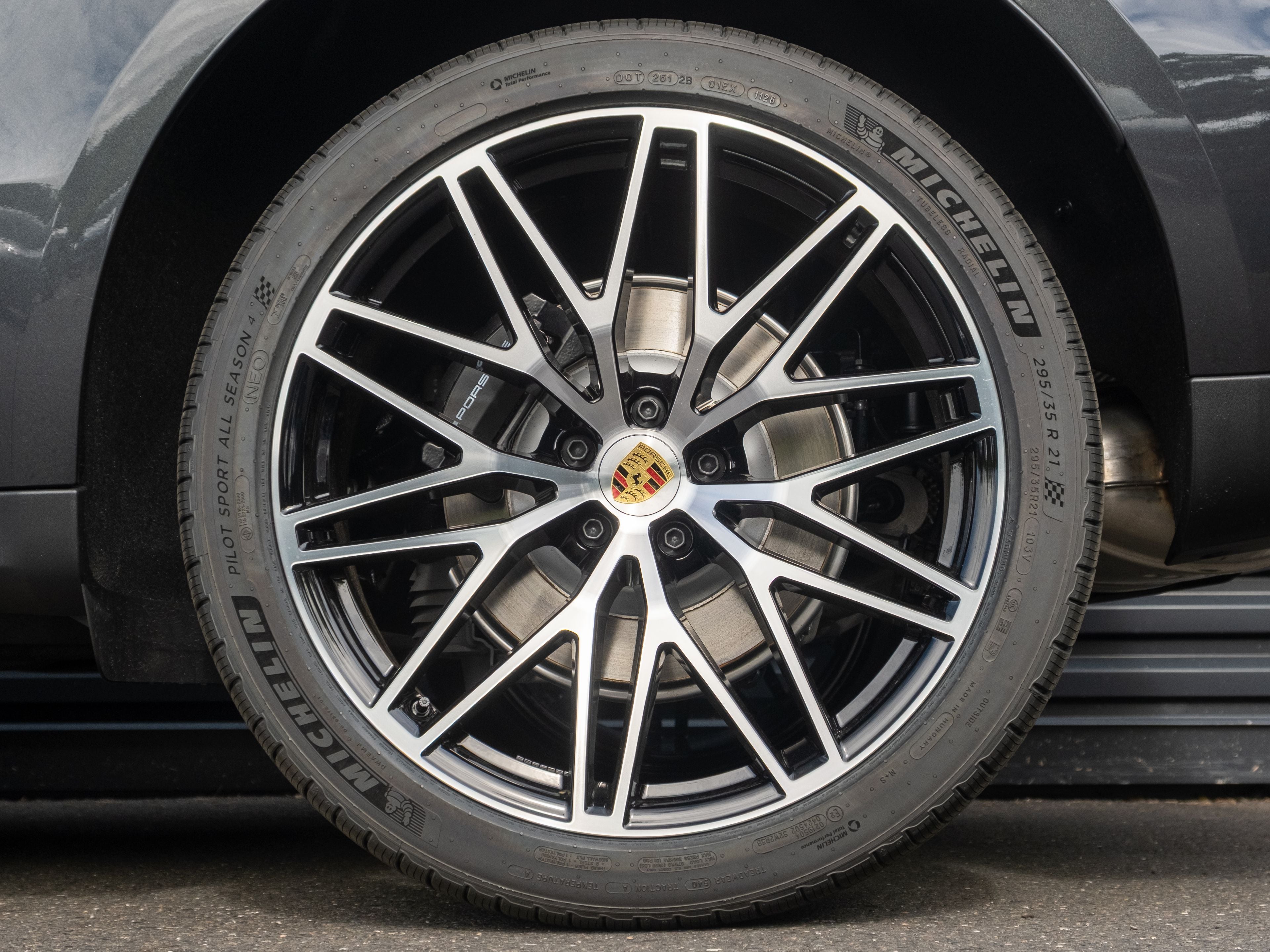 2026 Porsche Macan Base