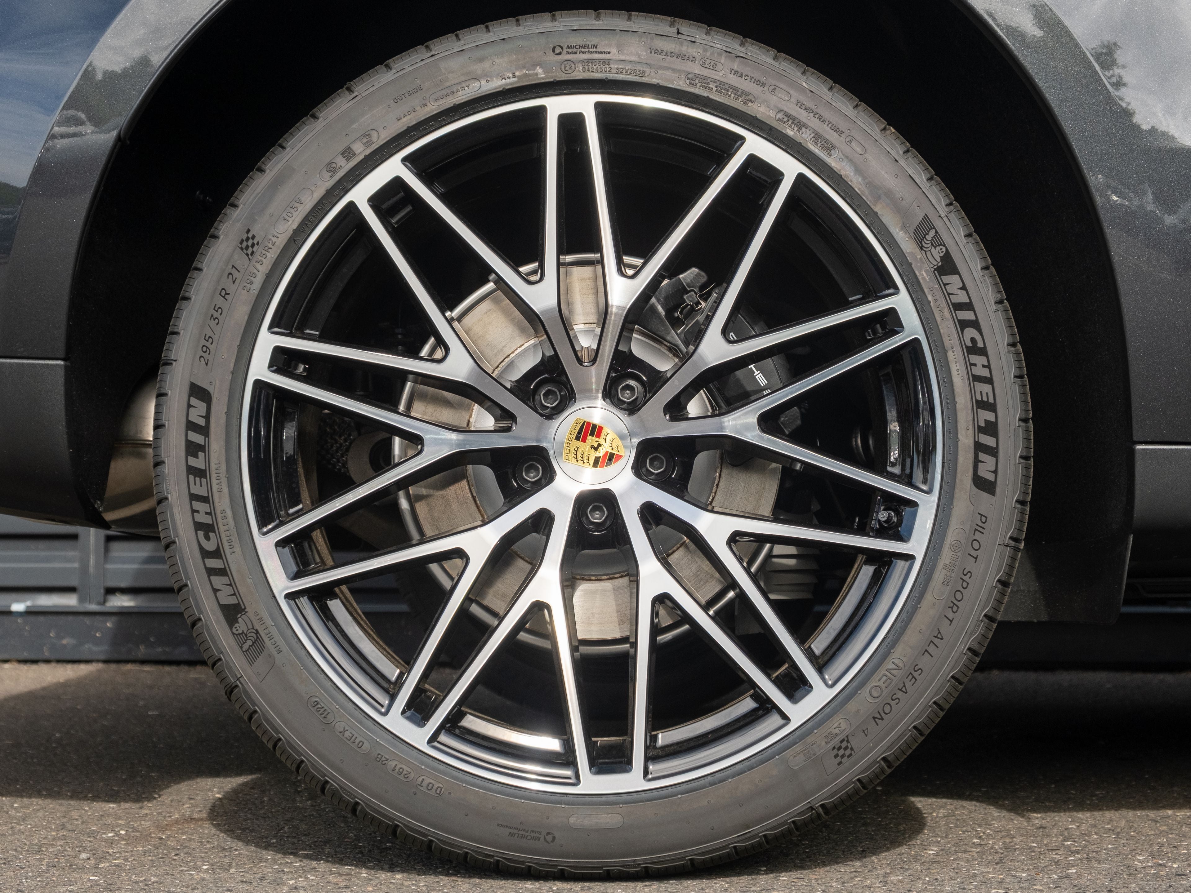 2026 Porsche Macan Base