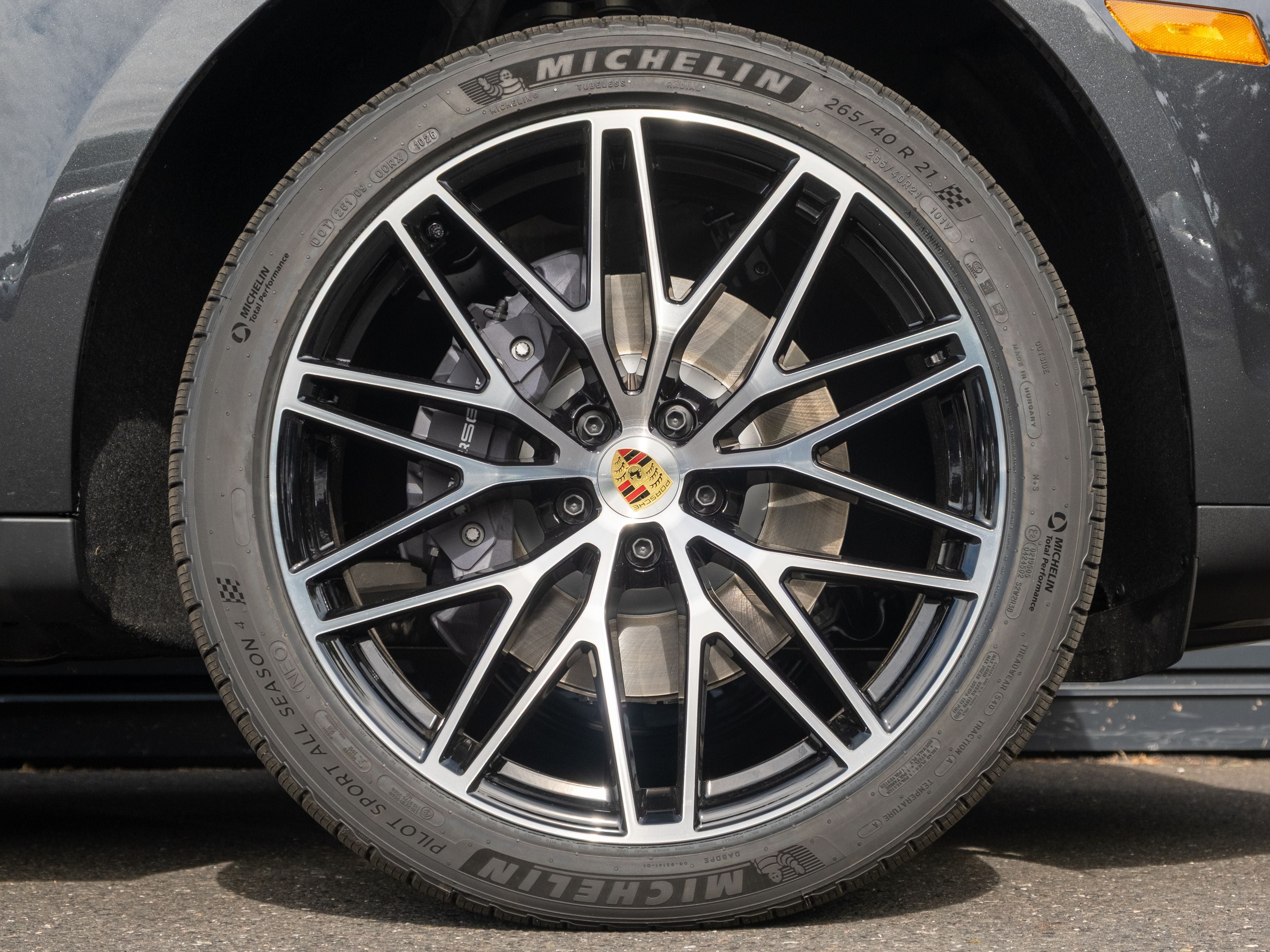 2026 Porsche Macan Base