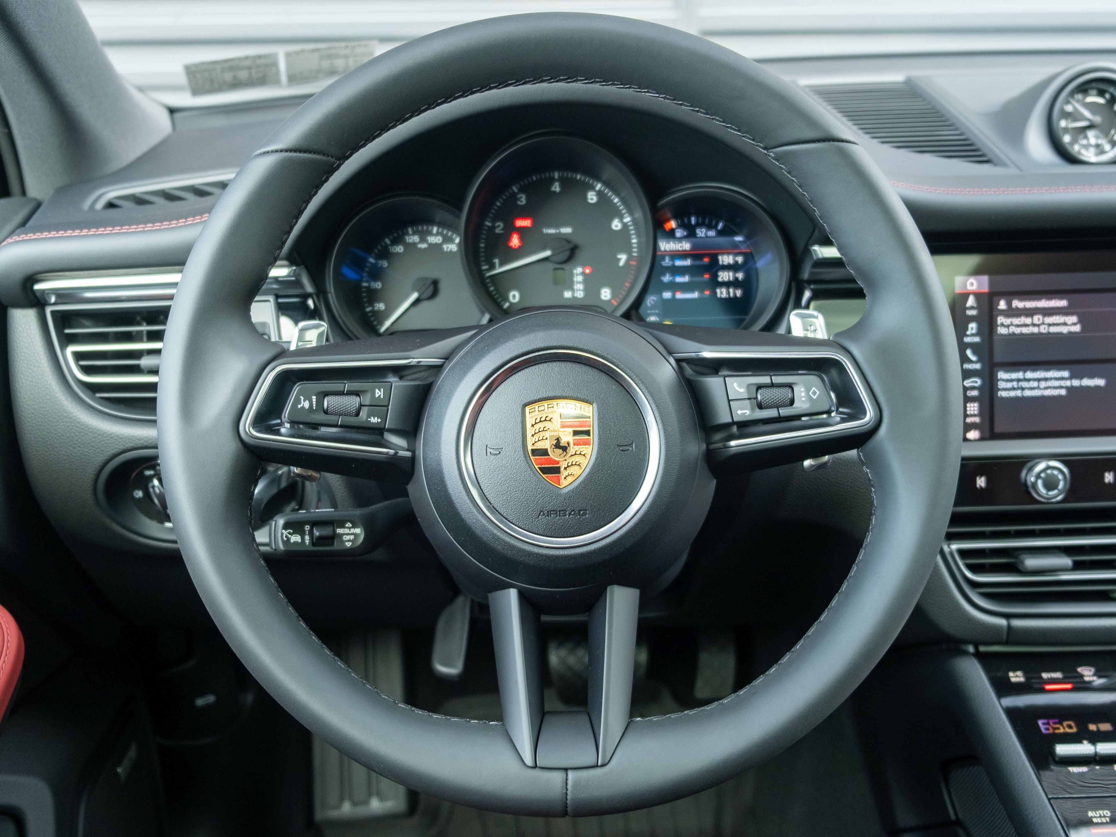 2026 Porsche Macan Base