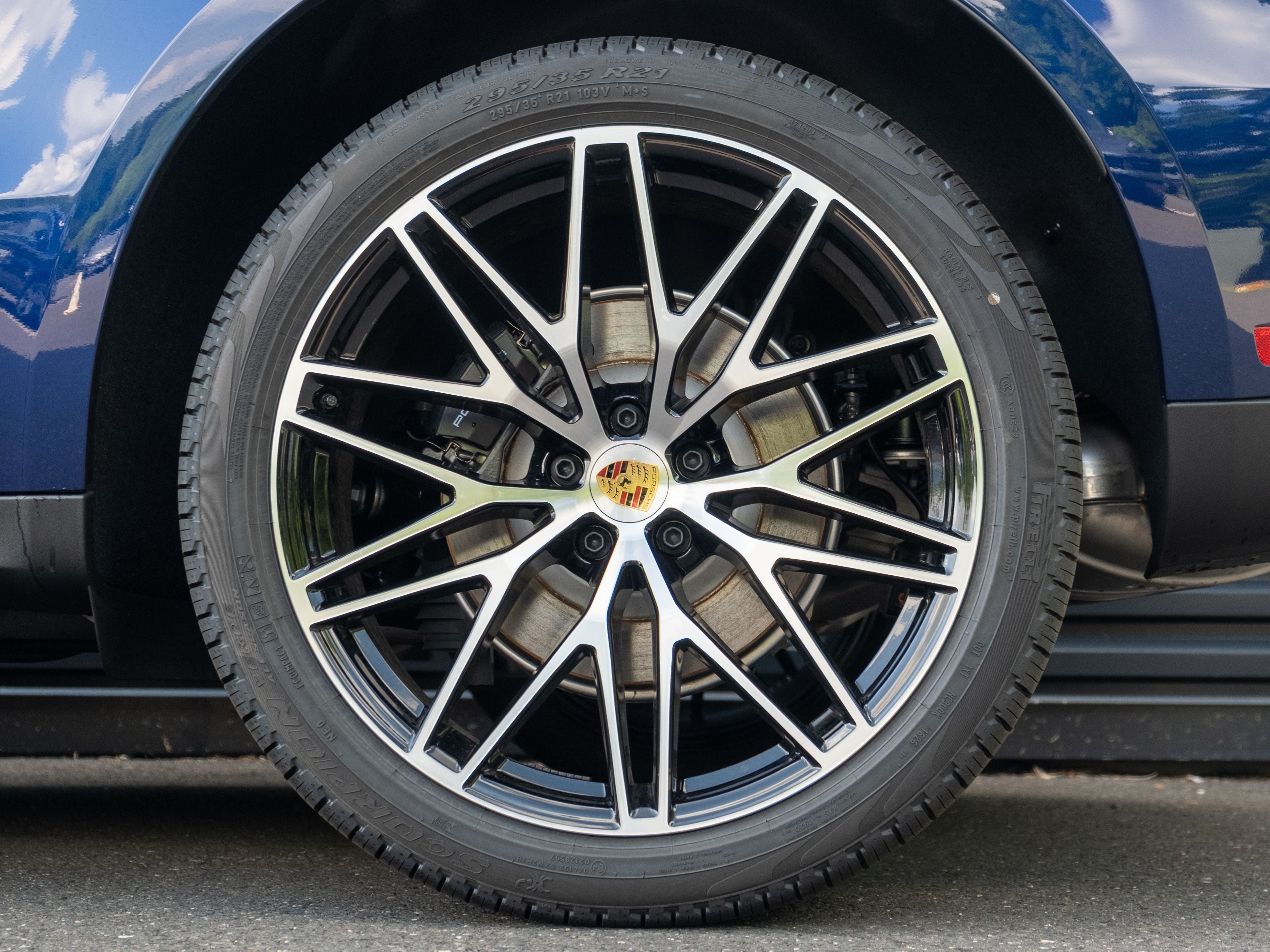 2026 Porsche Macan Base