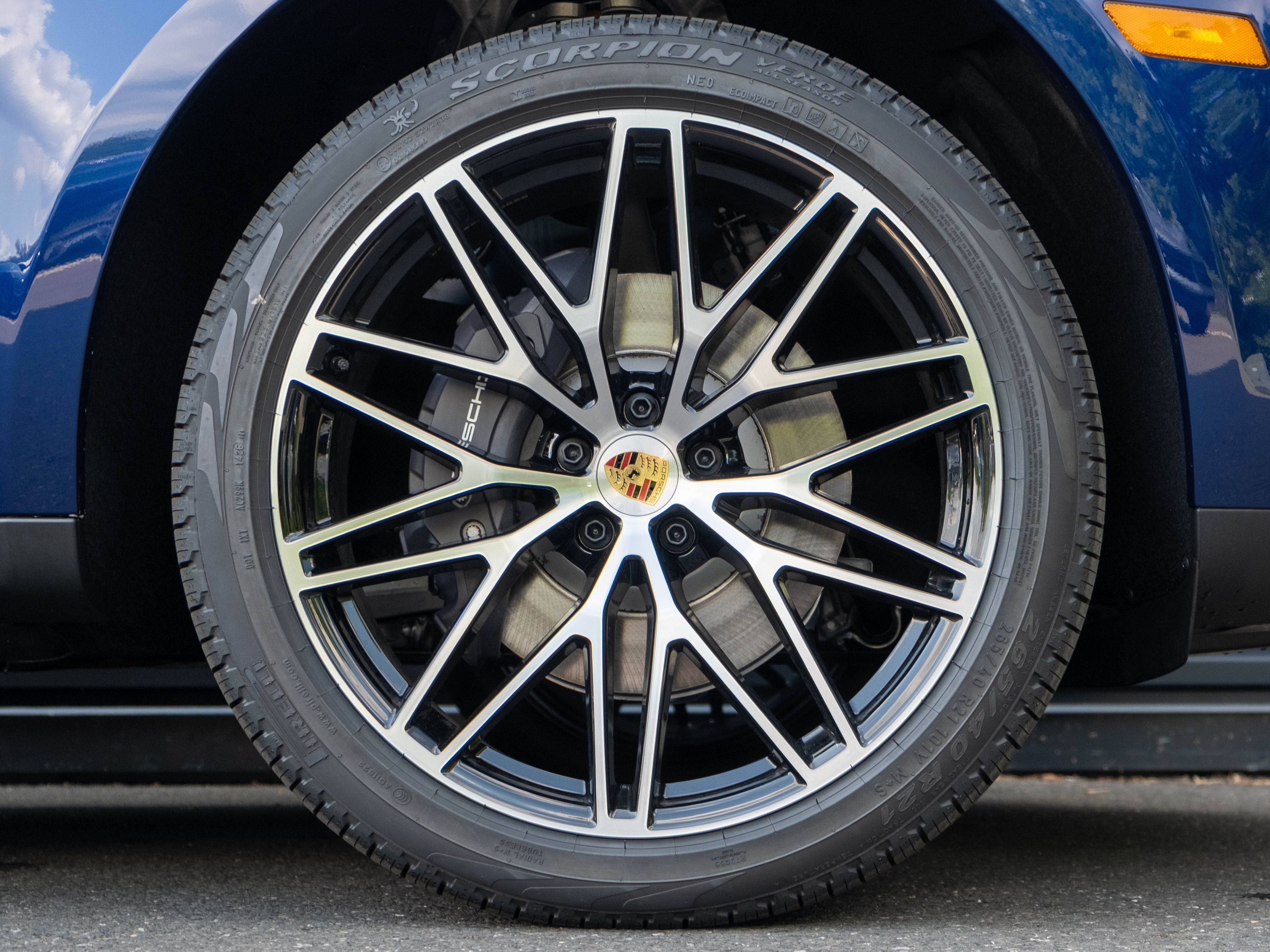 2026 Porsche Macan Base