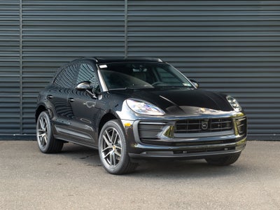 2026 Porsche Macan Base