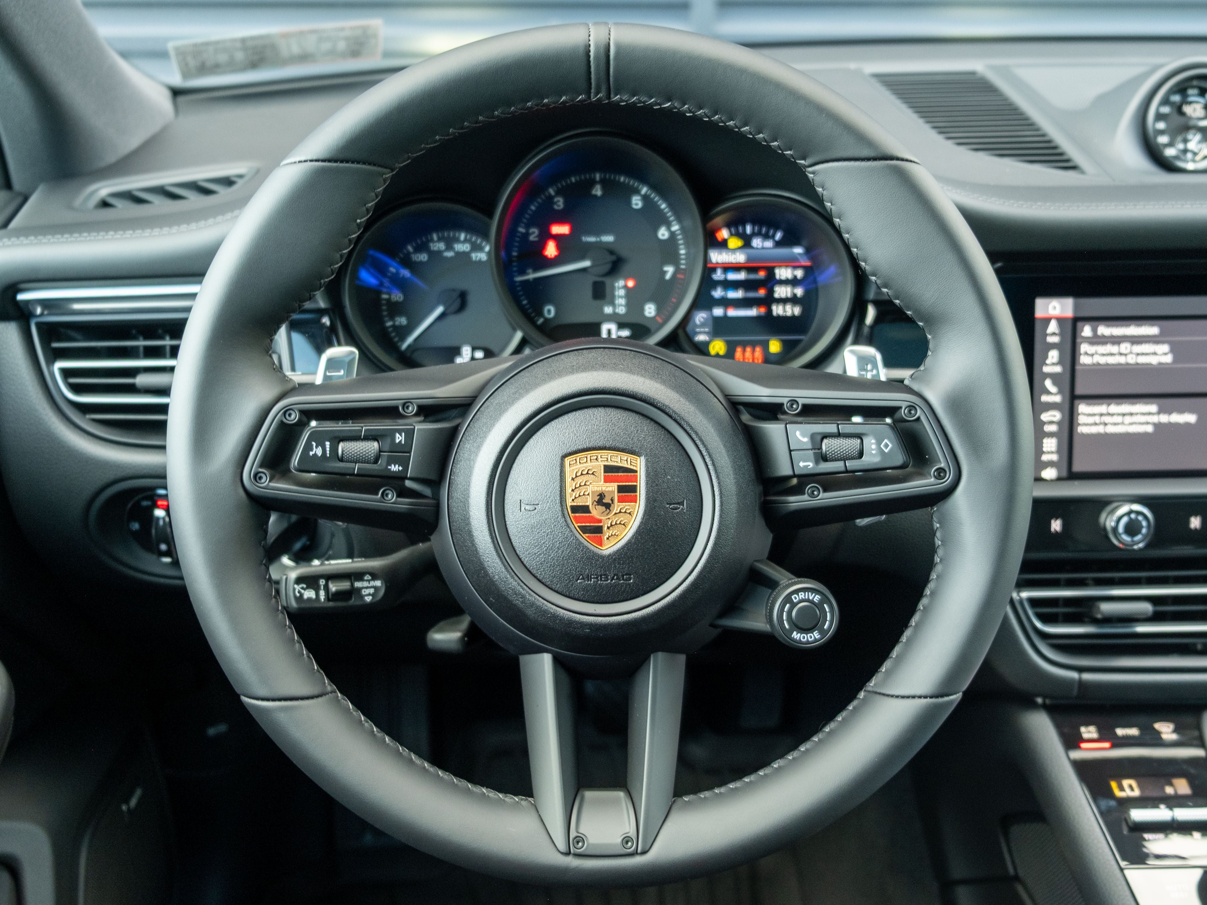 2026 Porsche Macan Base