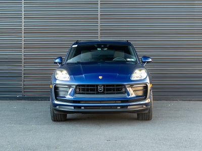 2023 Porsche Macan Base
