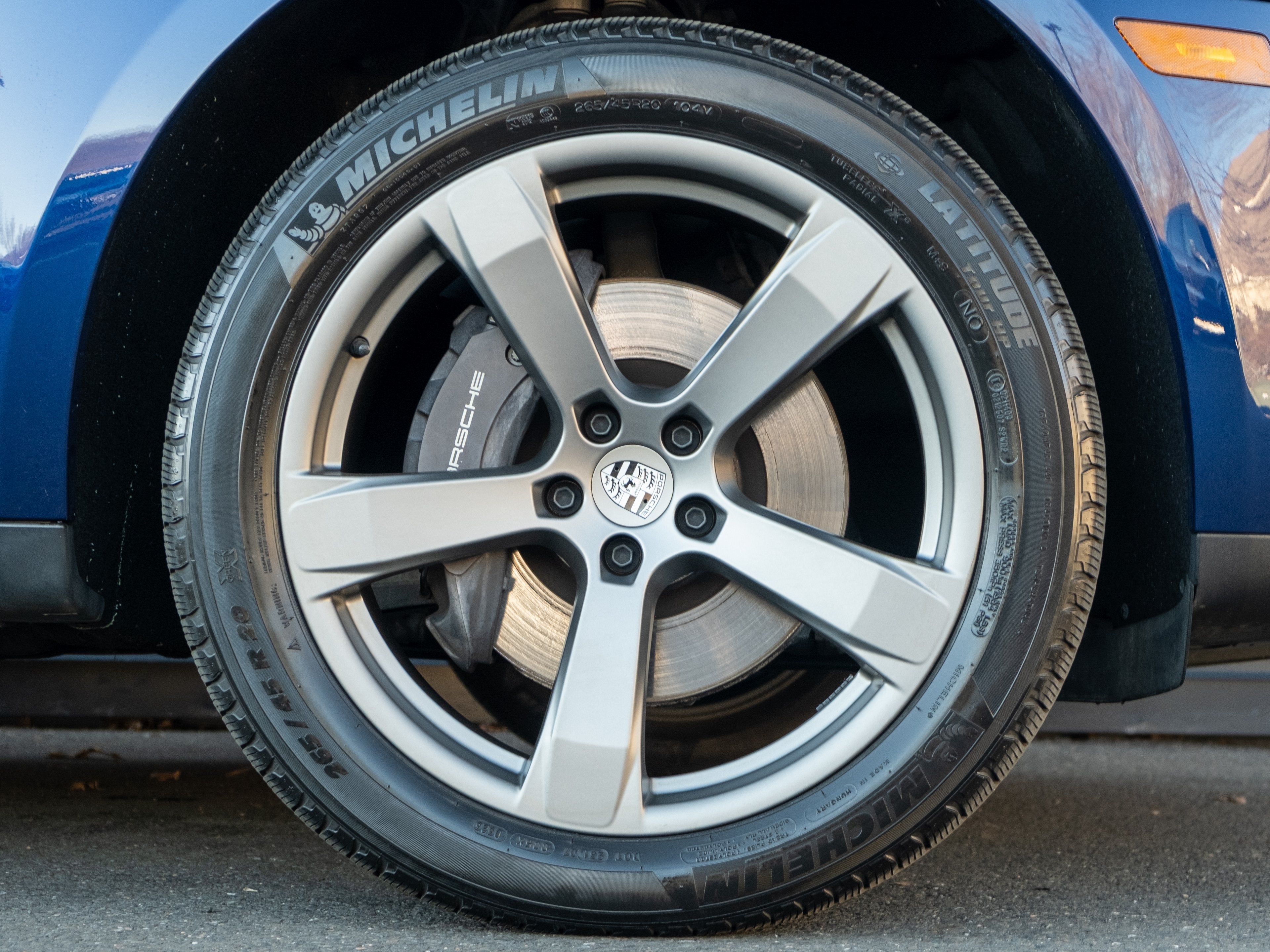 2023 Porsche Macan Base